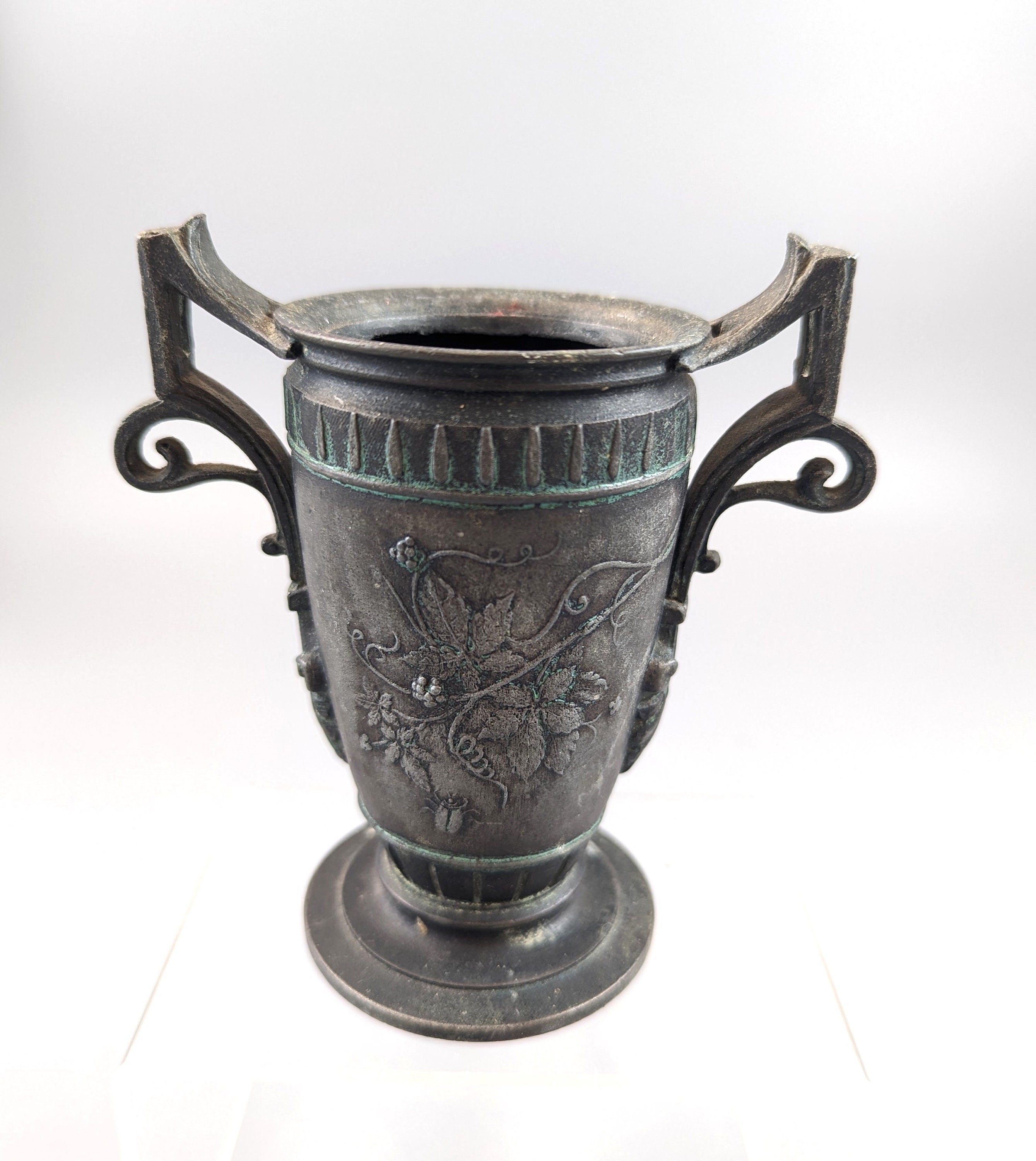 A classical Greek-style pewter amphora Jules Brateau, circa 1900.