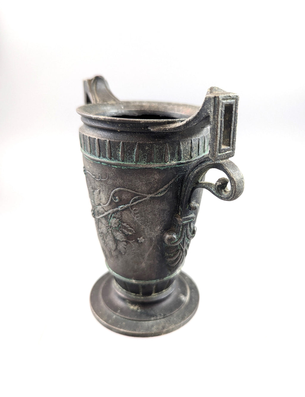 A classical Greek-style pewter amphora Jules Brateau, circa 1900.