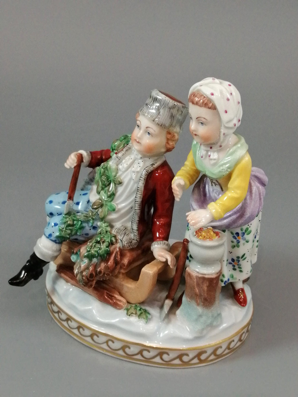 Young Couple Figurine by Carl Thieme ,Potschappel c. 1902