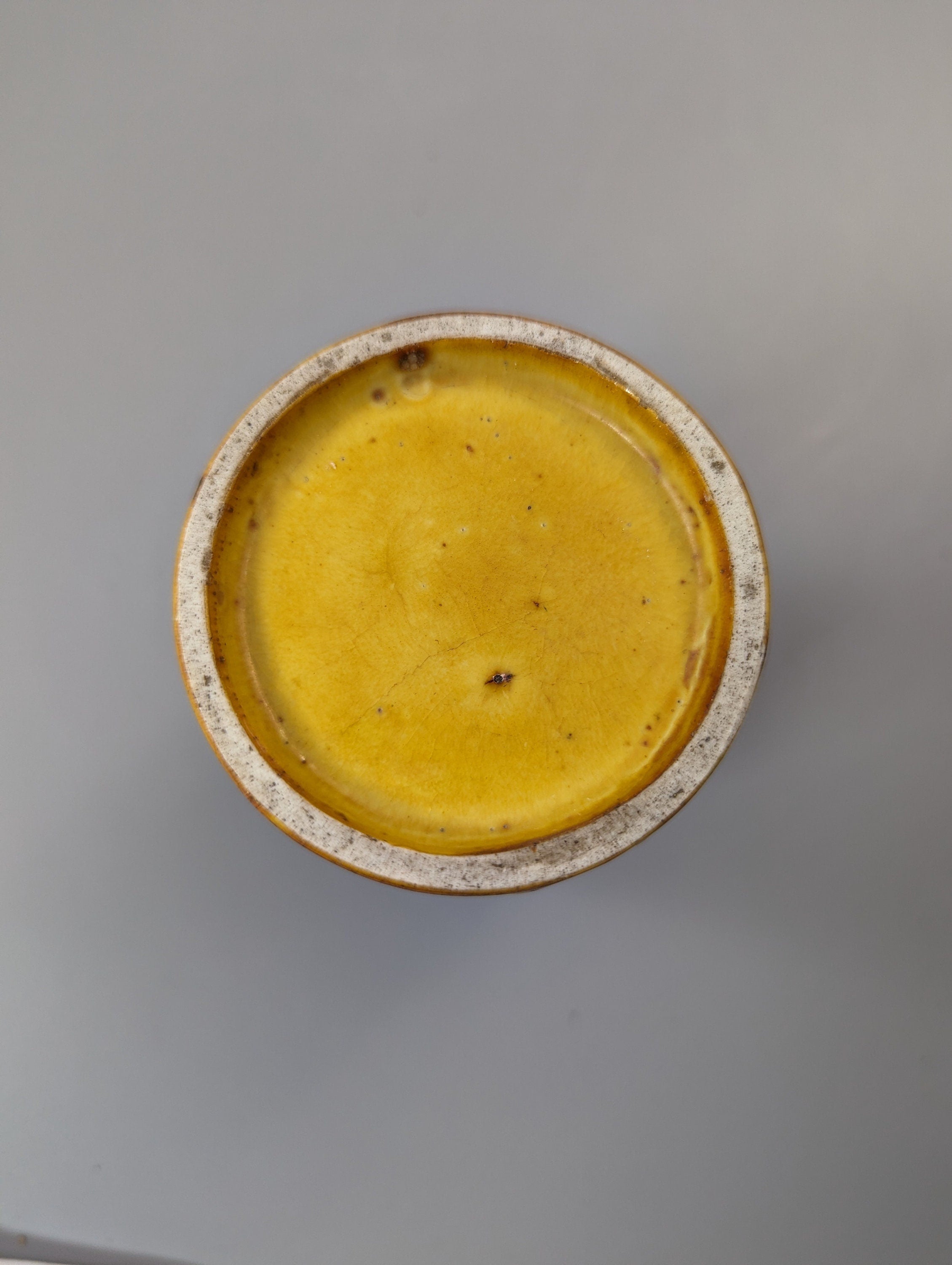 Chinese yellow-glazed brushpot, Daoguang period  (1821-1850)