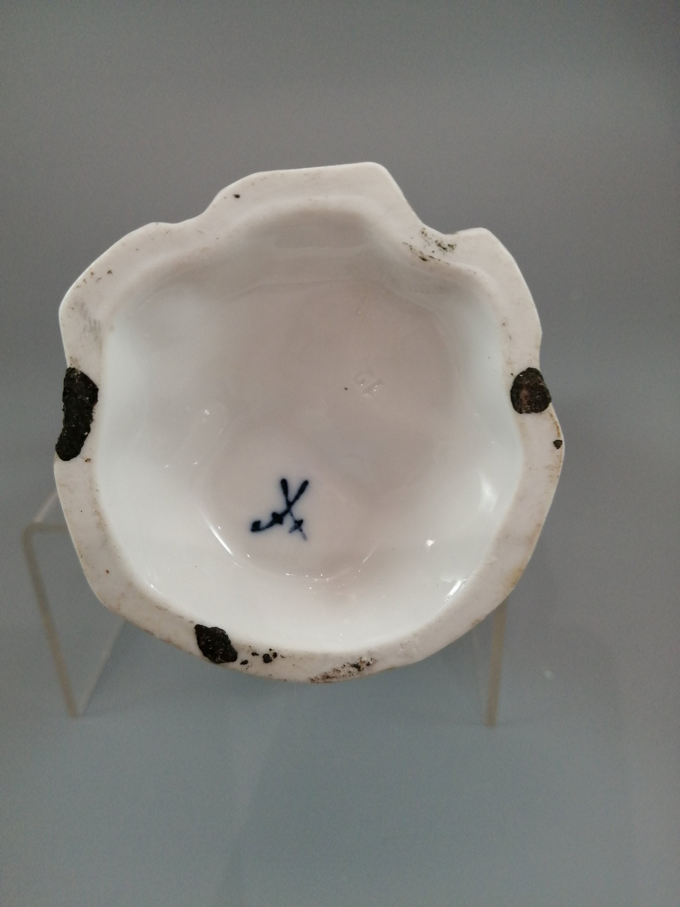 Woman with a tambourine by Meissen, middle 19th century.