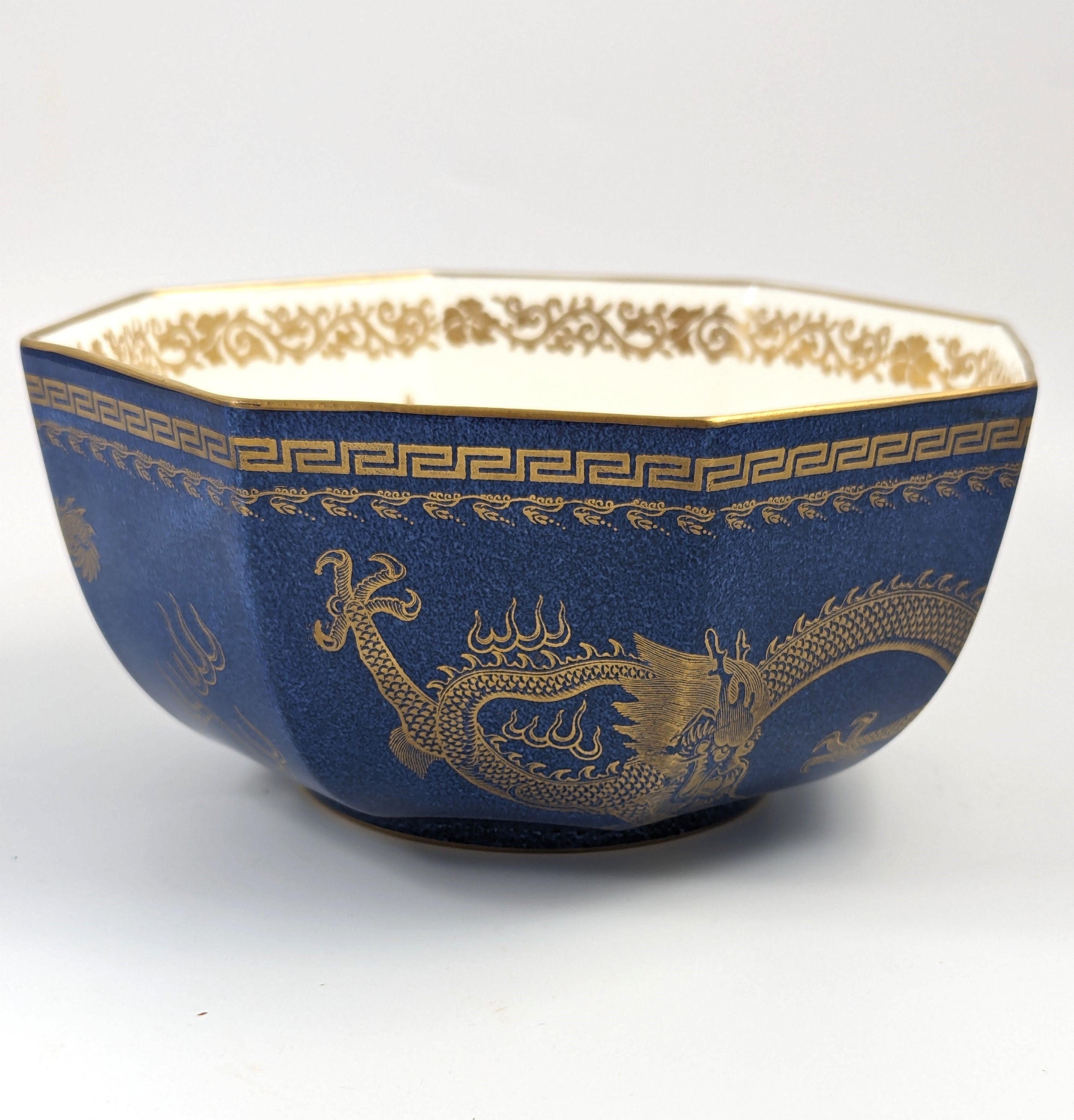 Wedgwood large octagonal  bowl "Celestial Dragon"  Daisy Makeig Jones ,с.1920