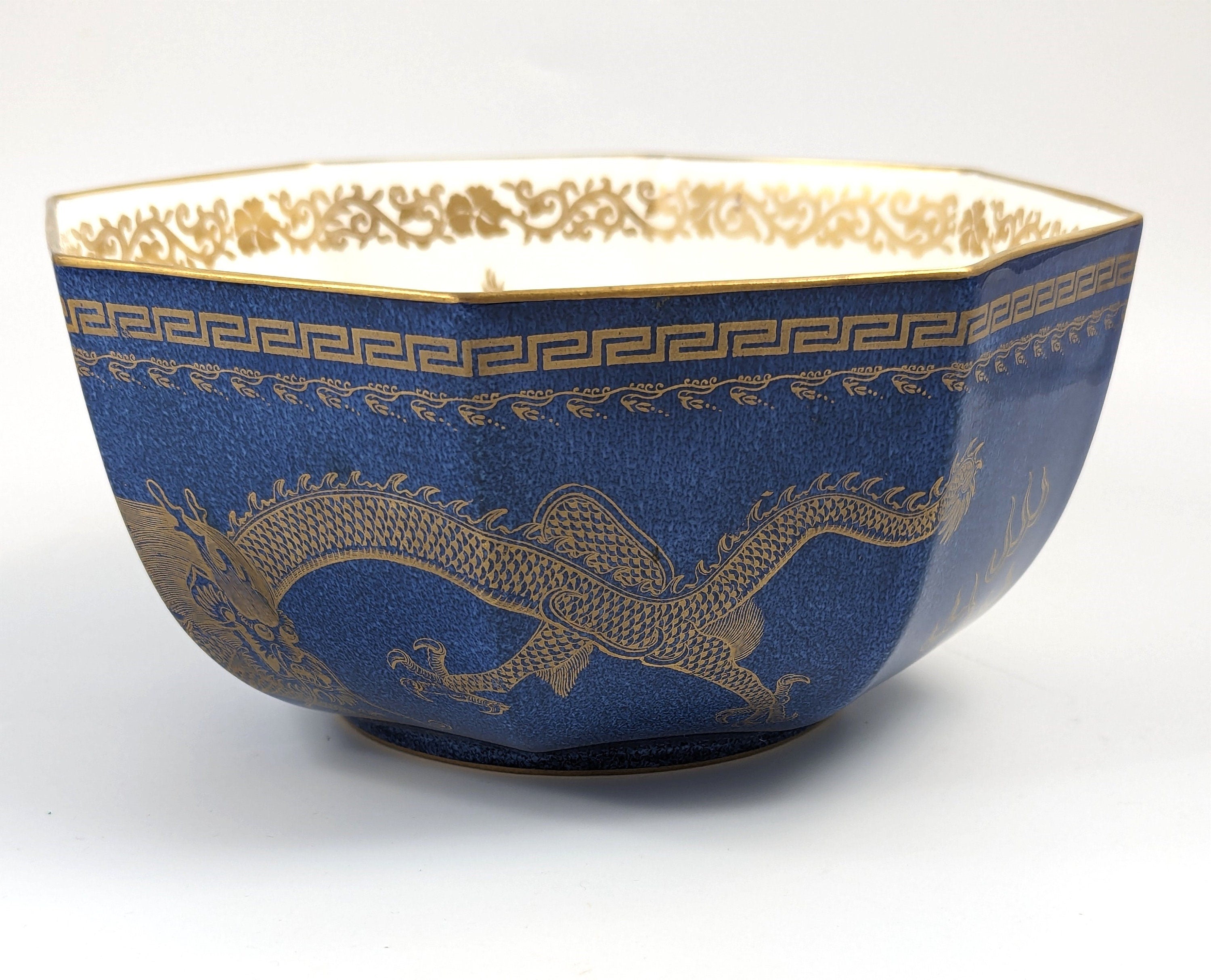 Wedgwood large octagonal  bowl "Celestial Dragon"  Daisy Makeig Jones ,с.1920