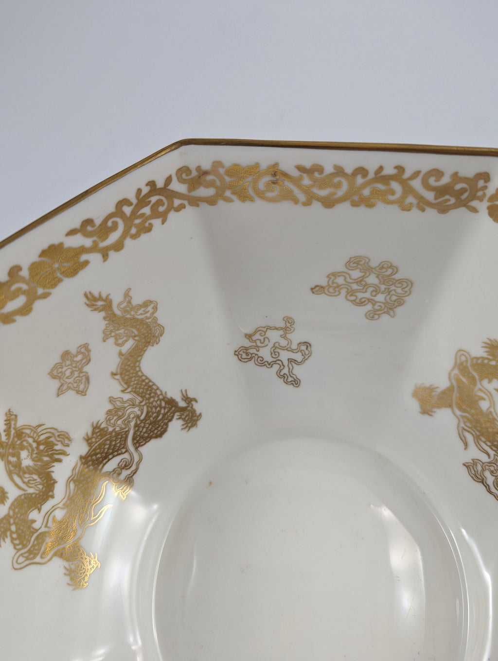 Wedgwood large octagonal  bowl "Celestial Dragon"  Daisy Makeig Jones ,с.1920