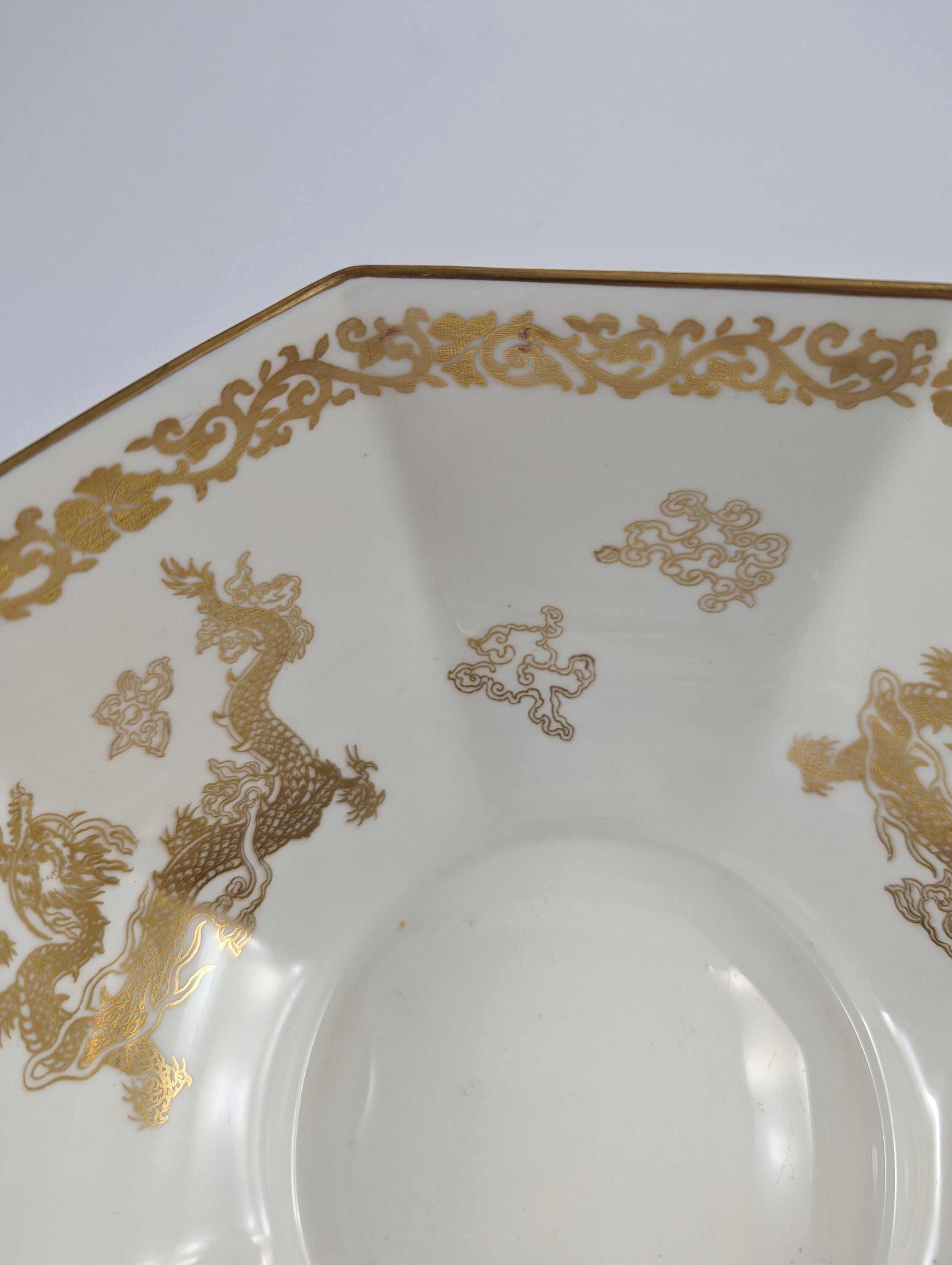 Wedgwood large octagonal  bowl "Celestial Dragon"  Daisy Makeig Jones ,с.1920