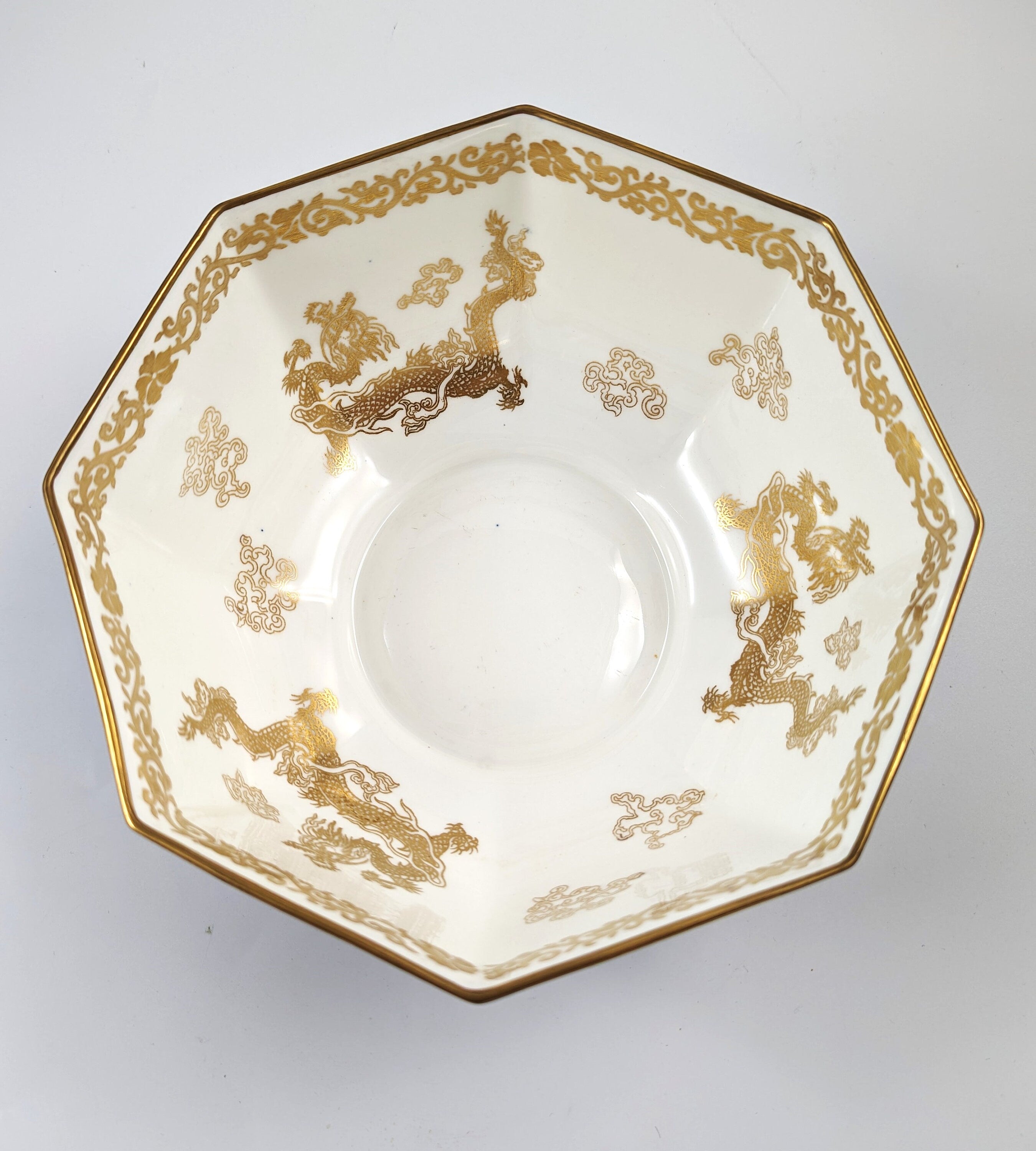 Wedgwood large octagonal  bowl "Celestial Dragon"  Daisy Makeig Jones ,с.1920