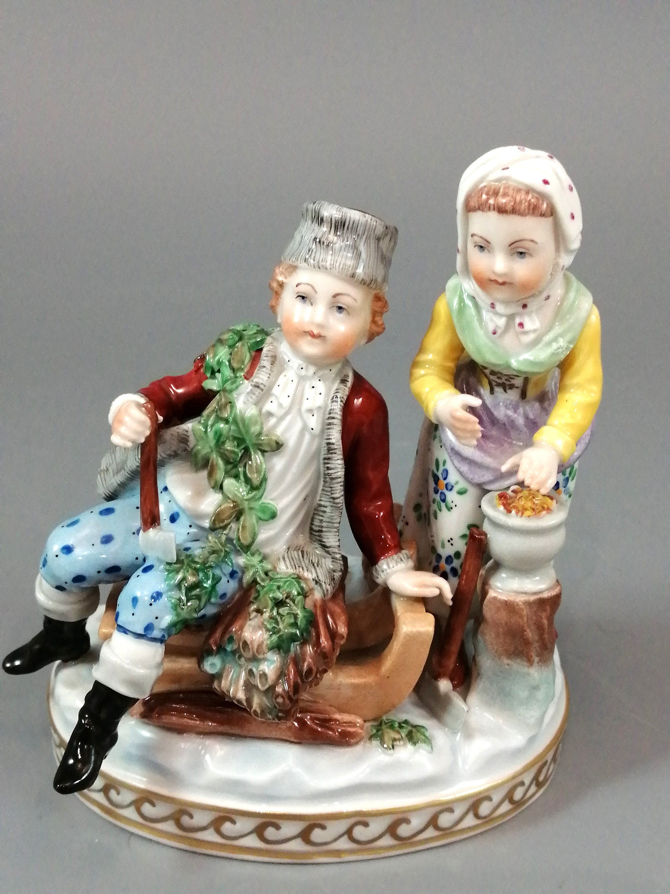 Young Couple Figurine by Carl Thieme ,Potschappel c. 1902