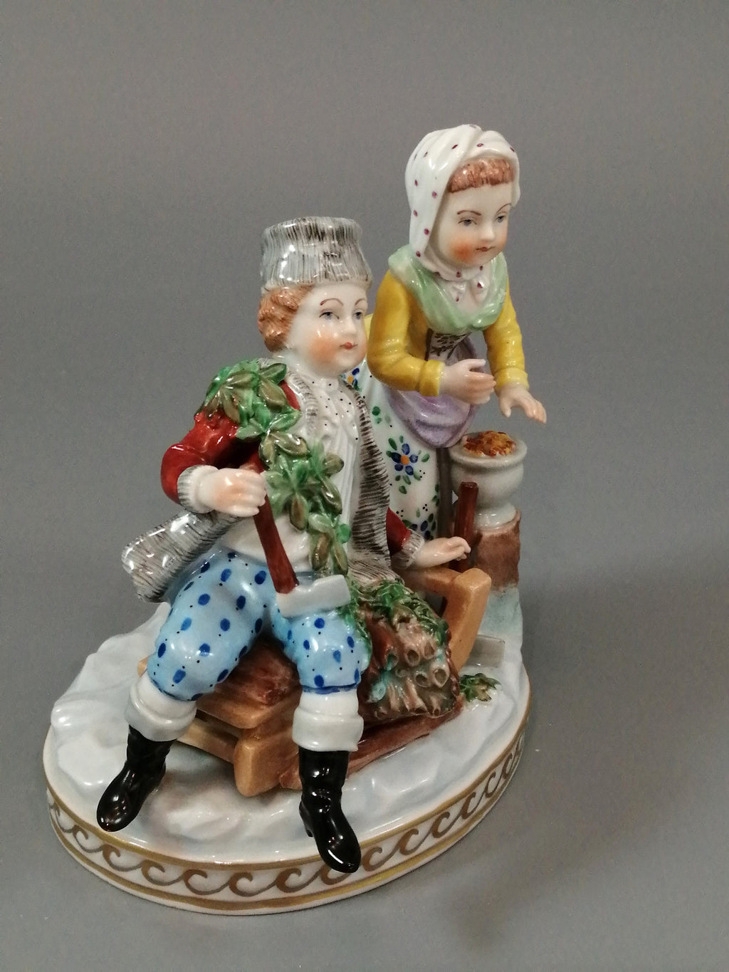 Young Couple Figurine by Carl Thieme ,Potschappel c. 1902