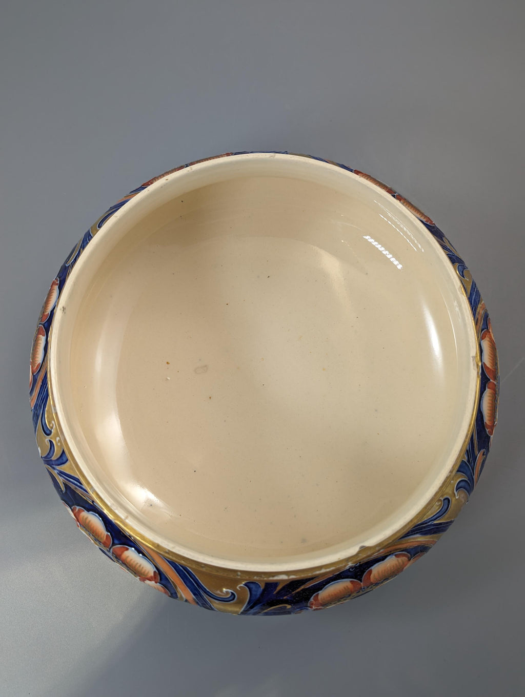 A very large Moorcroft Macintyre & Co pot pourri and lid, c.1904-1913