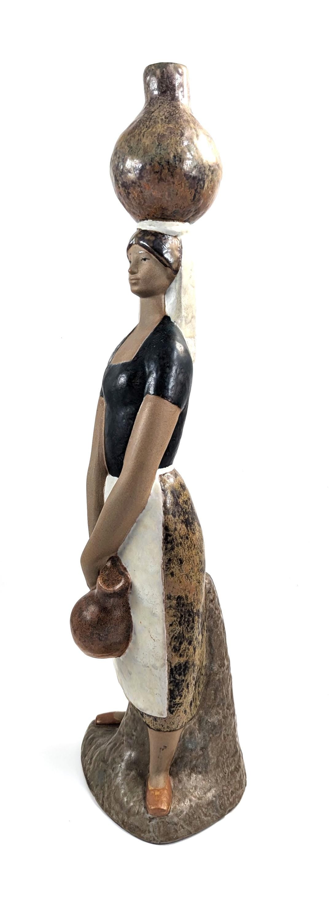 Girl to the Fountain, Lladró,Large Figure c. 1975