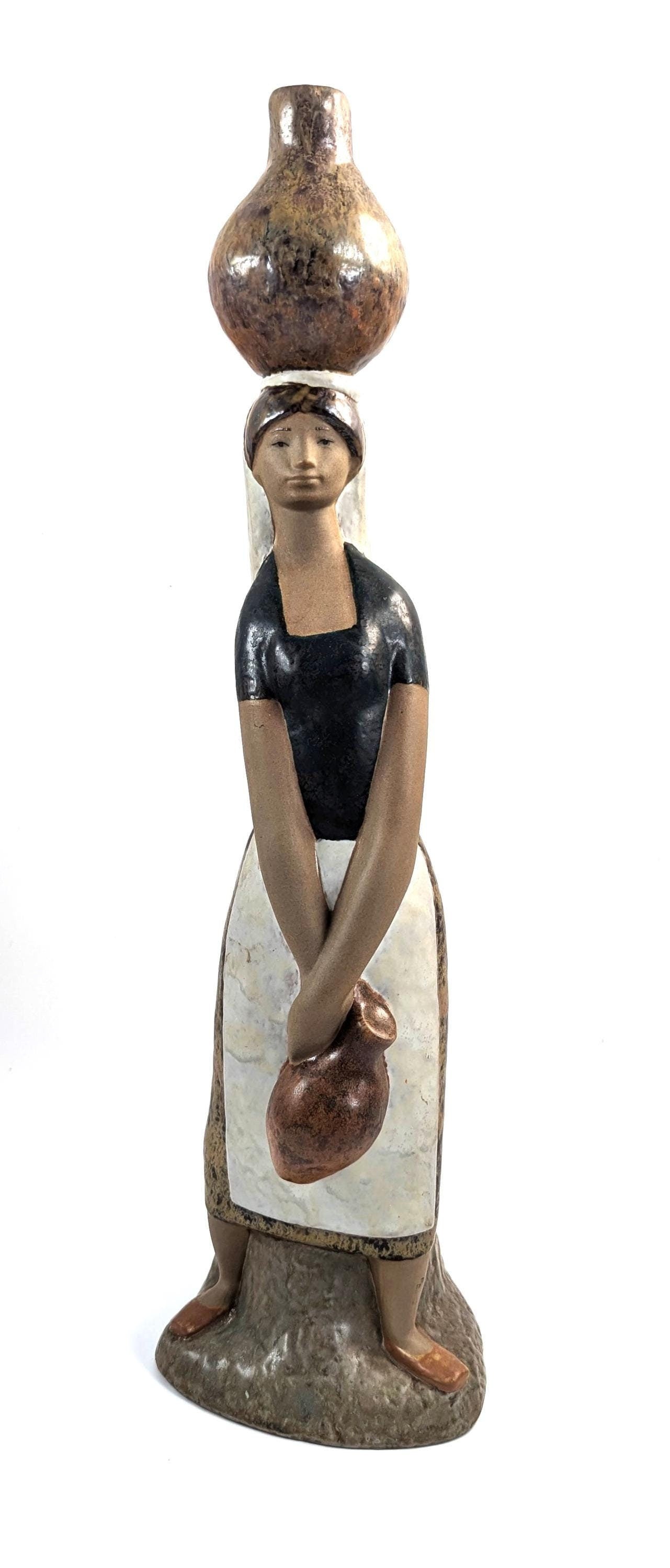 Girl to the Fountain, Lladró,Large Figure c. 1975