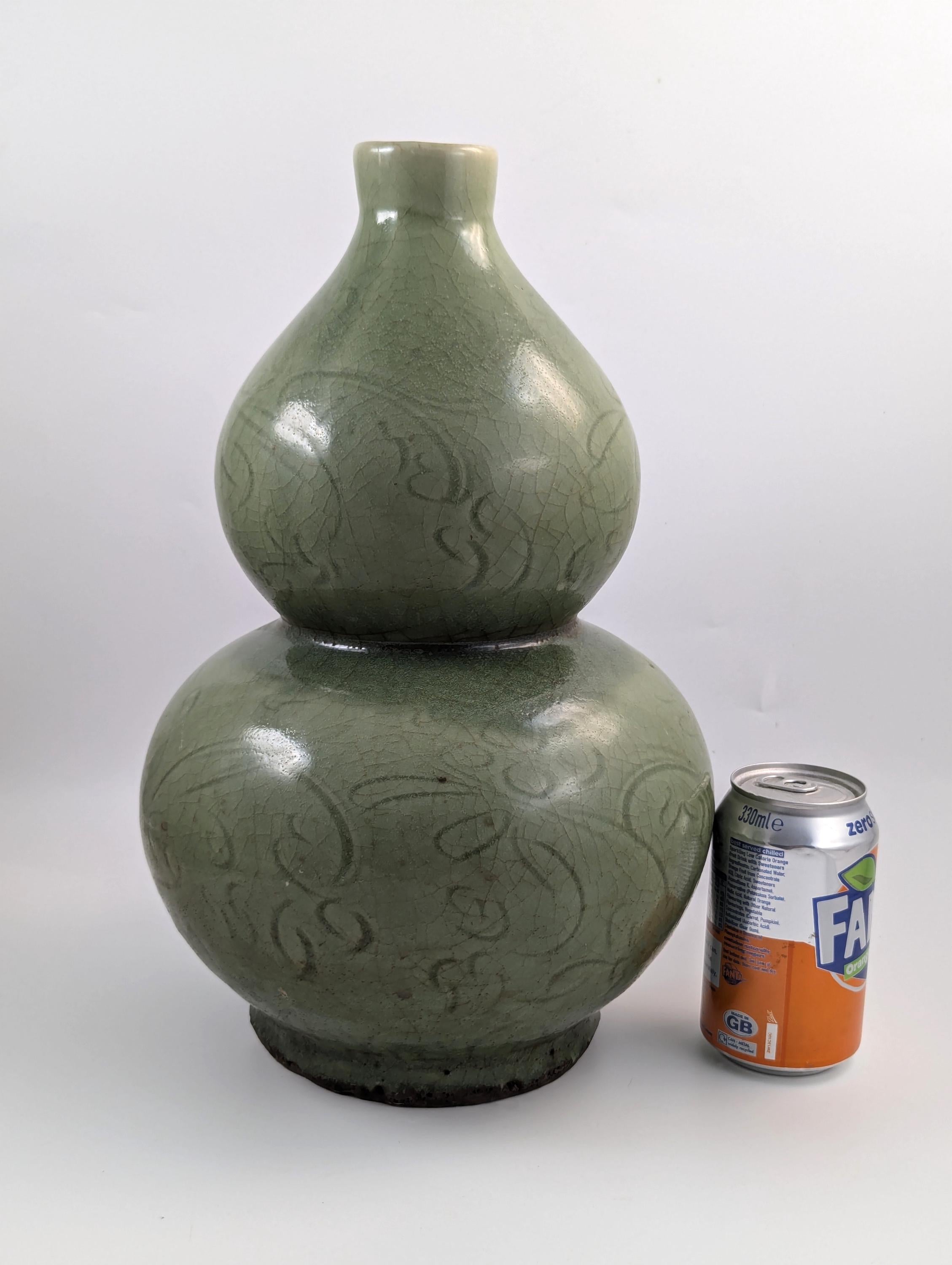 Chinese Longquan Earthenware Green Double Gourd Vase, Song Dynasty.