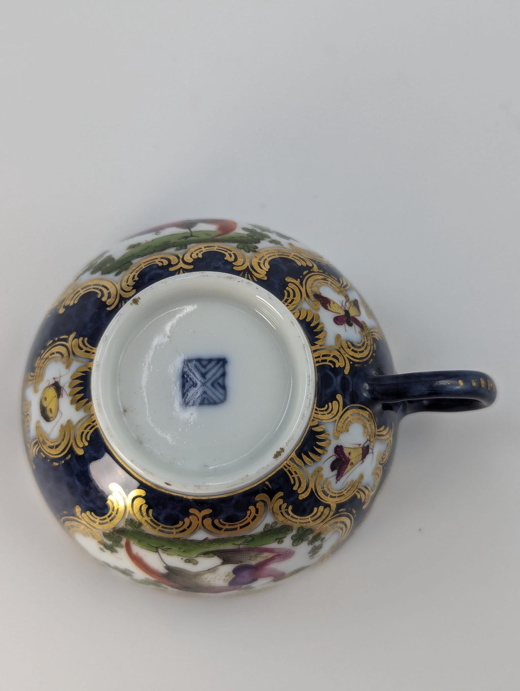 A Rare 18th Century Worcester Tea Cup with Hand-Painted Exotic Birds - c.1760