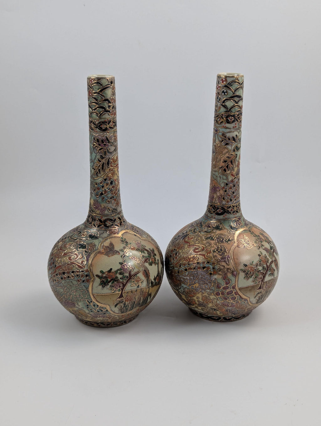 Antique Handpainted Bud Vases, Satsuma, signed by Gyokushū, Meiji period (1868-1912).