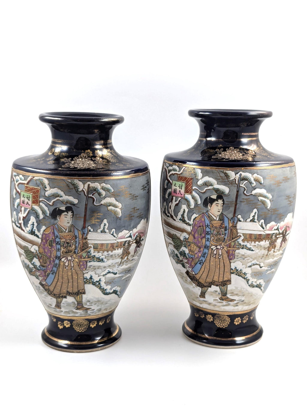 Antique Hand-Painted Pair of Satsuma Vases, Japan, Meiji Period