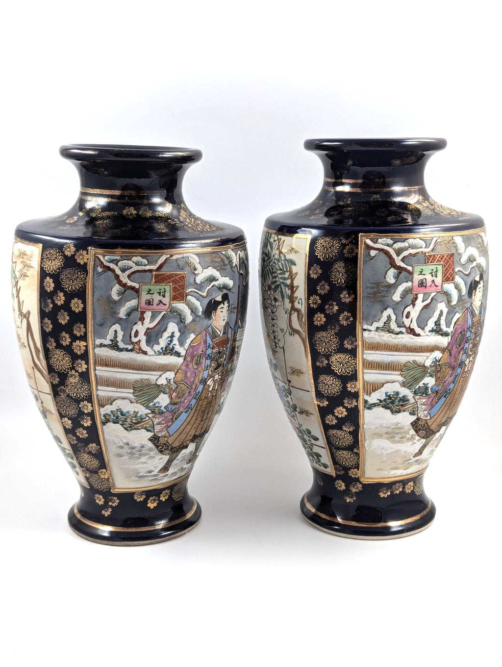 Antique Hand-Painted Pair of Satsuma Vases, Japan, Meiji Period