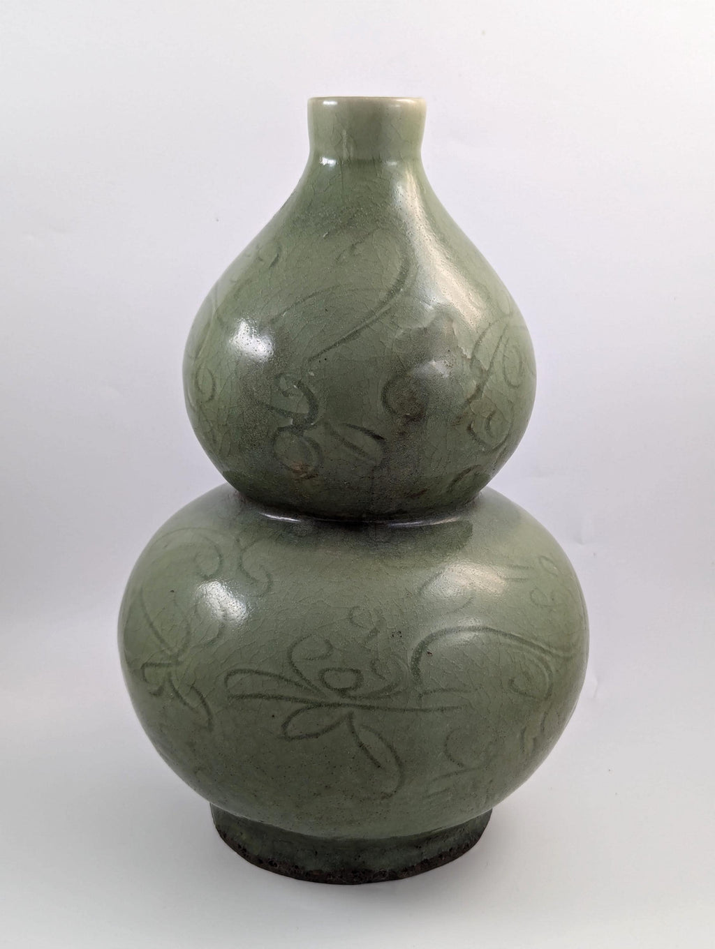 Chinese Longquan Earthenware Green Double Gourd Vase, Song Dynasty.