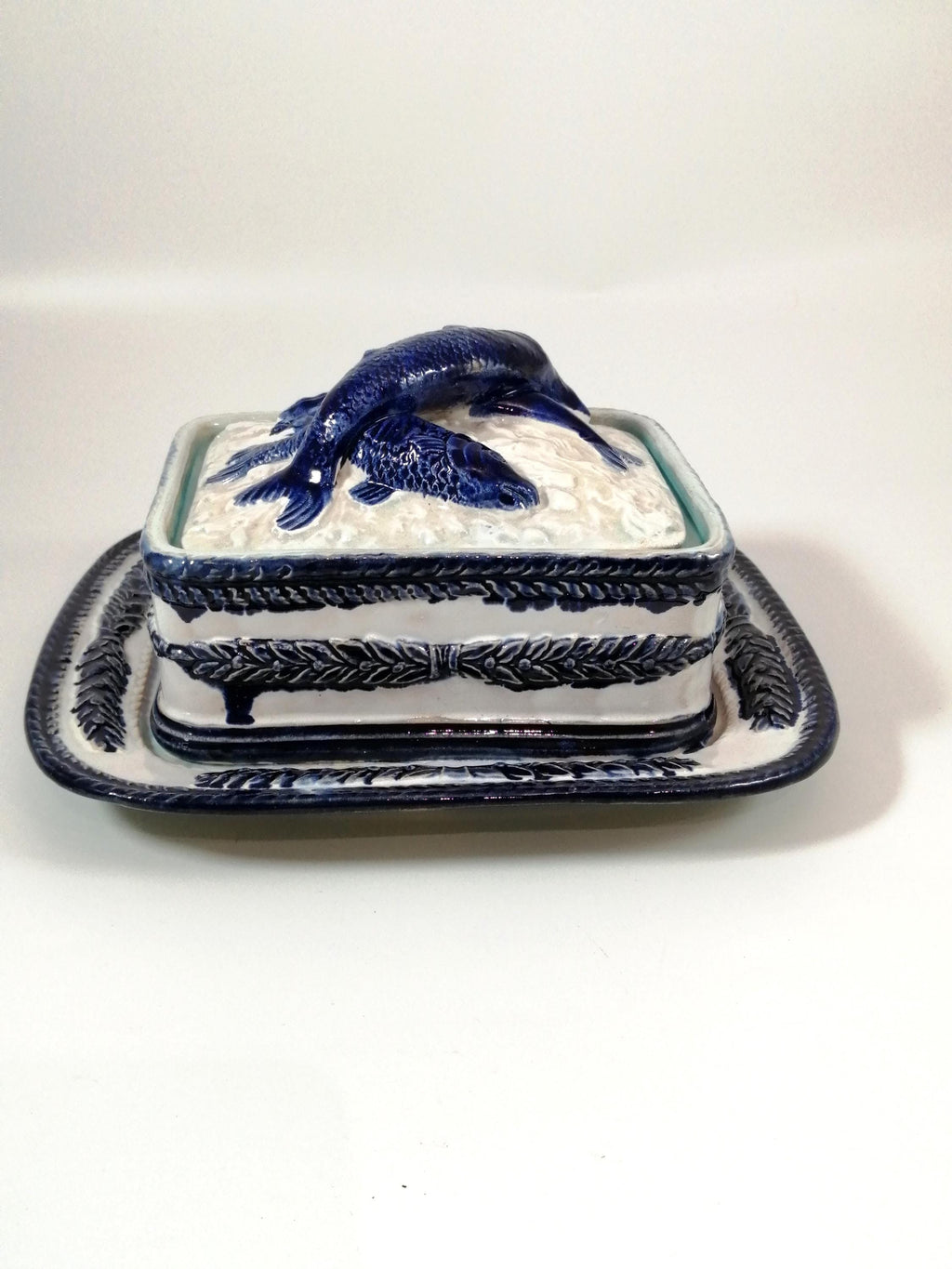 A majolica sardine box by Thomas Forester & Sons, late 19th century