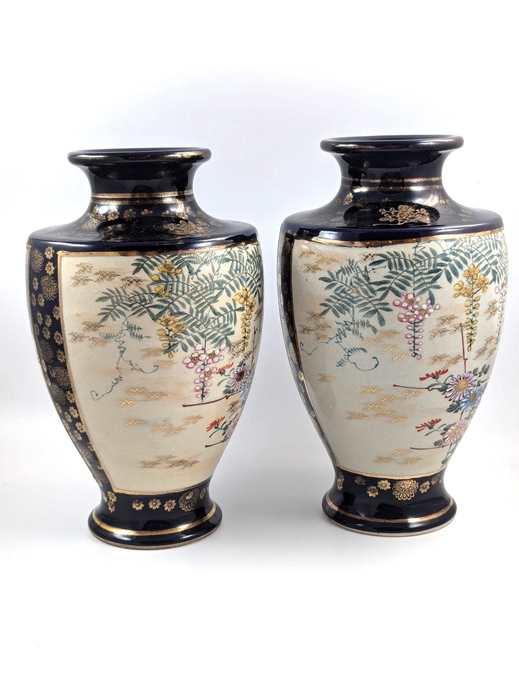 Antique Hand-Painted Pair of Satsuma Vases, Japan, Meiji Period