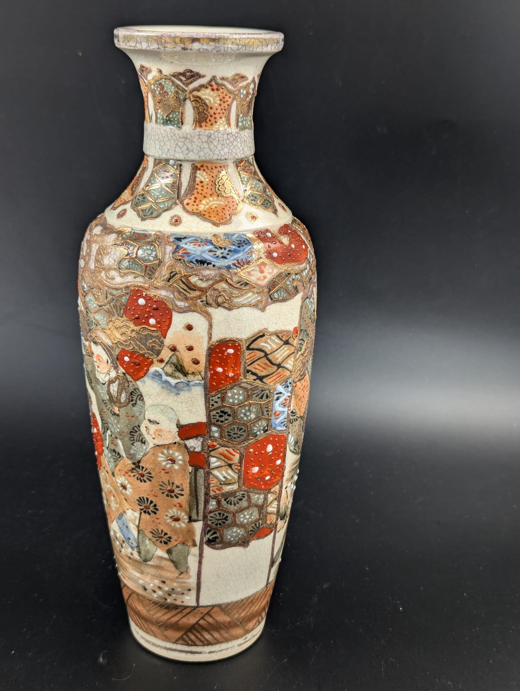 Antique hand painted Satsuma Vase, Japan, Meiji period .
