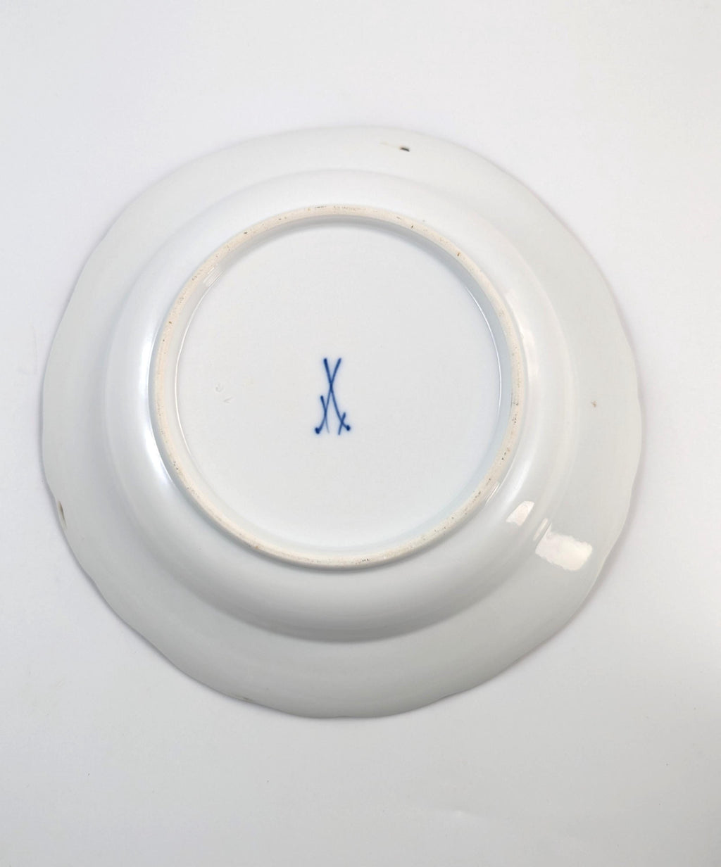 Antique Meissen Kakiemon Porcelain Plate: Yellow Lion, Late 19th Century