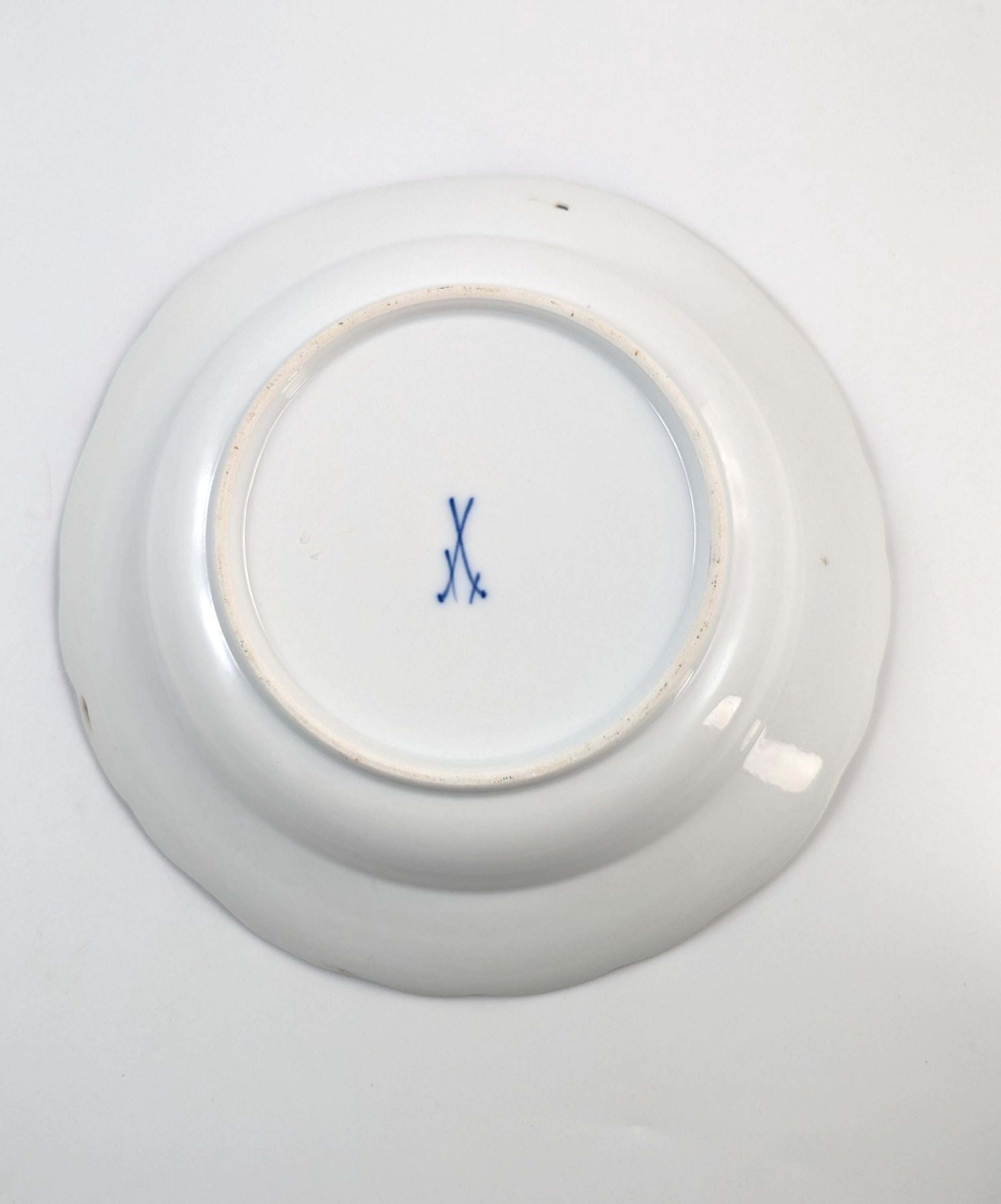 Antique Meissen Kakiemon Porcelain Plate: Yellow Lion, Late 19th Century
