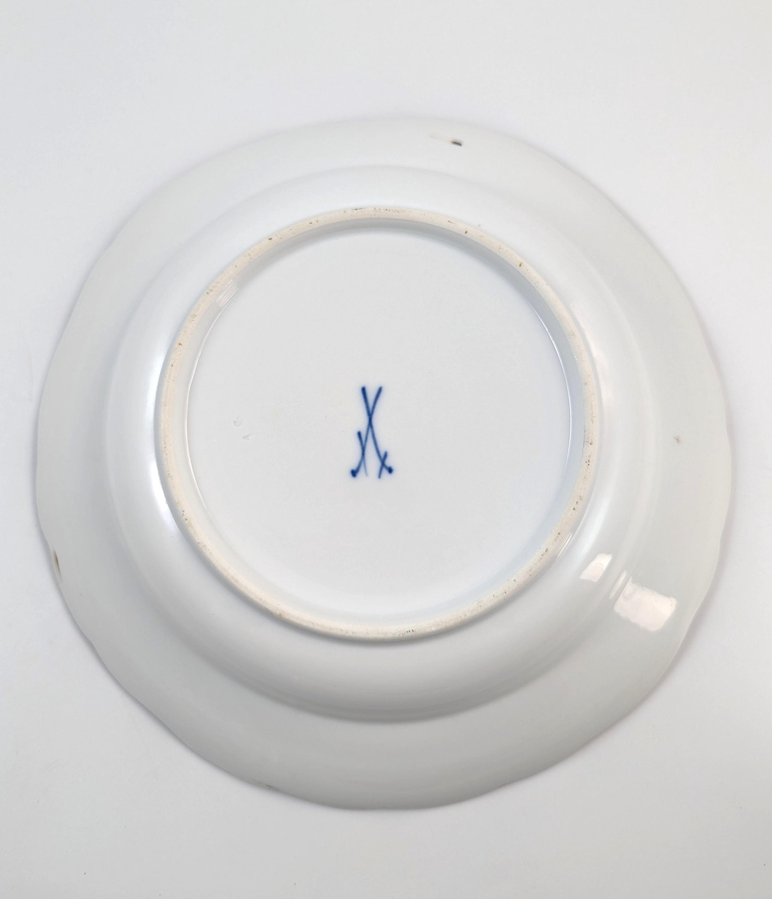 Antique Meissen Kakiemon Porcelain Plate: Yellow Lion, Late 19th Century