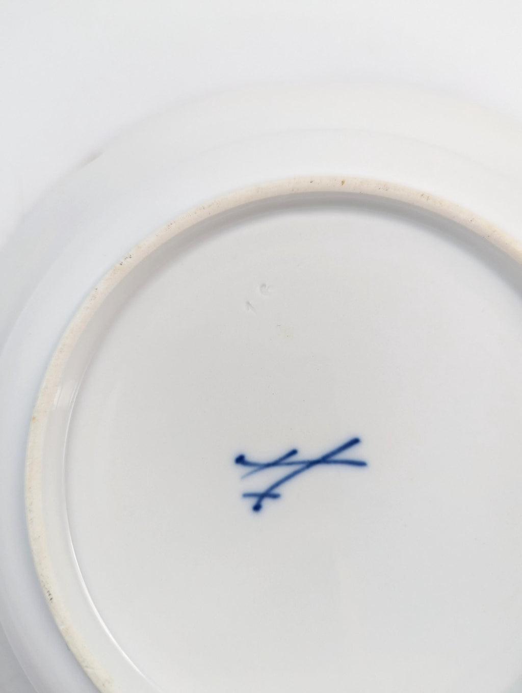 Antique Meissen Kakiemon Porcelain Plate: Yellow Lion, Late 19th Century