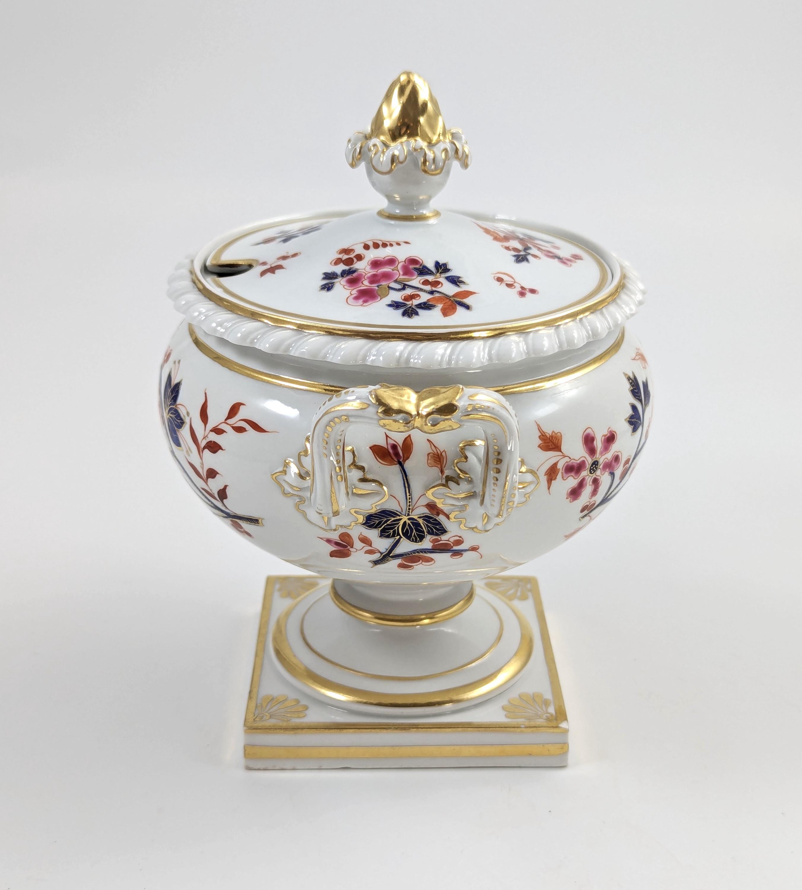 Worcester Imari Porcelain Sauce Tureen: English Tableware, c 1820