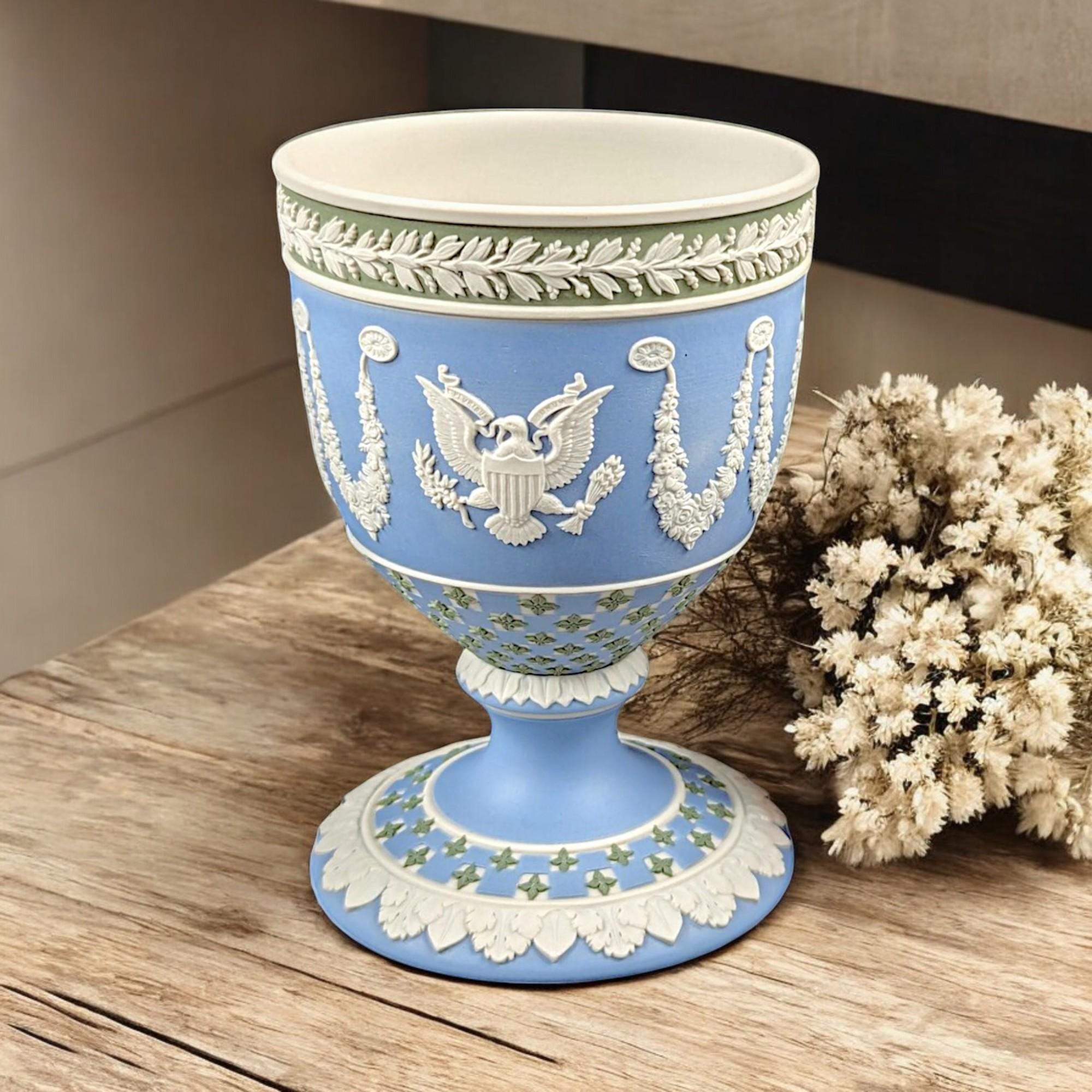 Wedgwood Tricolour Jasperware Goblet: Silver Jubilee 1977, Bermuda & USA