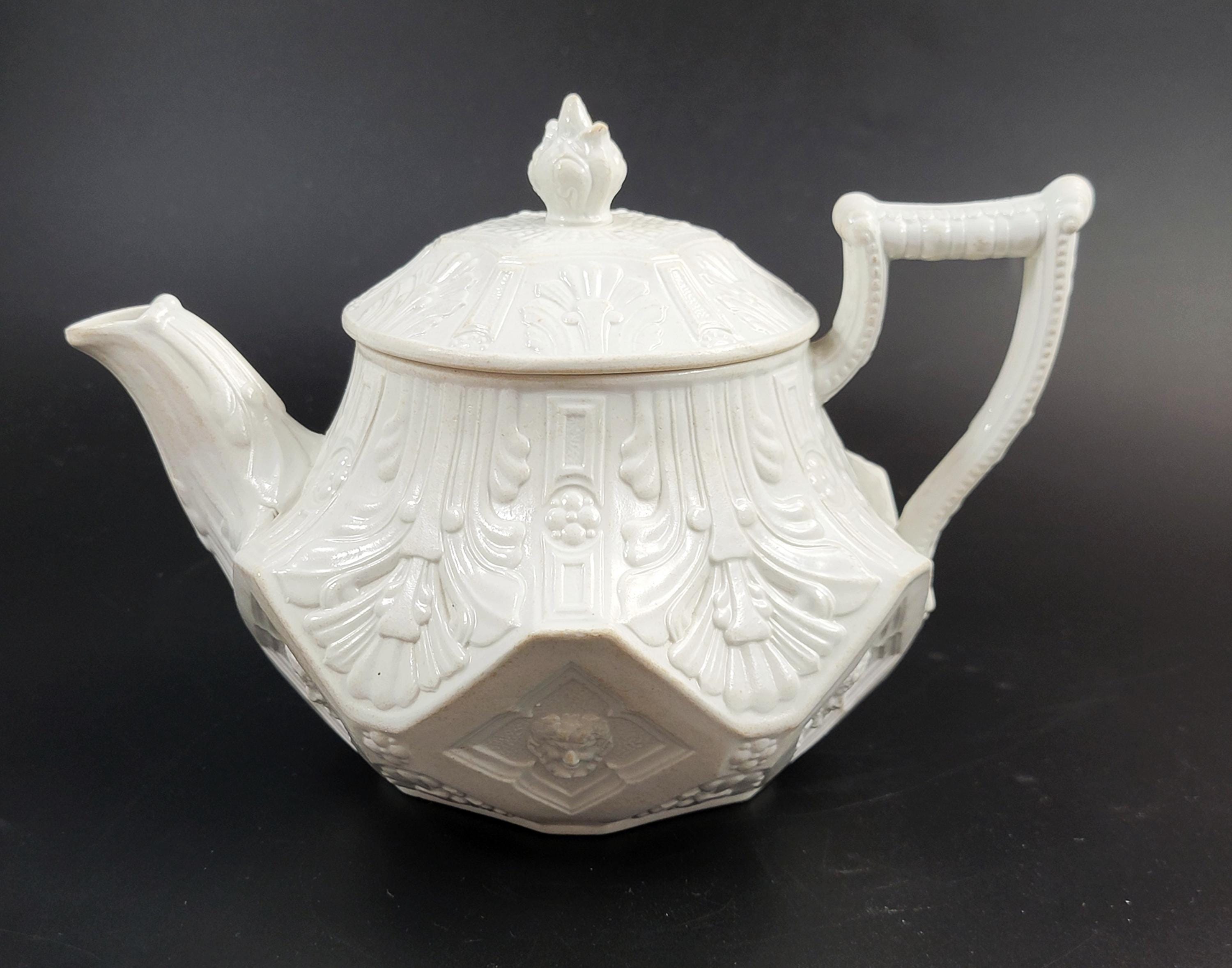Antique Wedgwood White Stoneware Teapot, Hexagonal Design c.1820