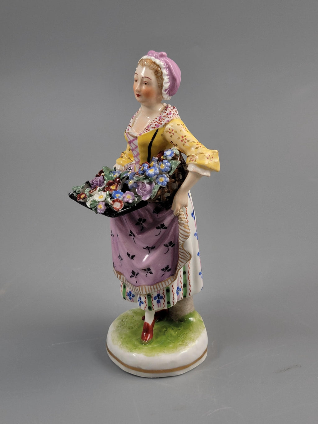 Antique Porcelain Figurine Flower Seller Dressel Kister, c.1903