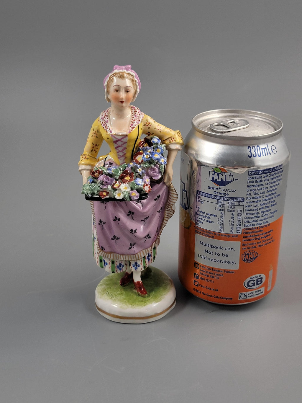 Antique Porcelain Figurine Flower Seller Dressel Kister, c.1903