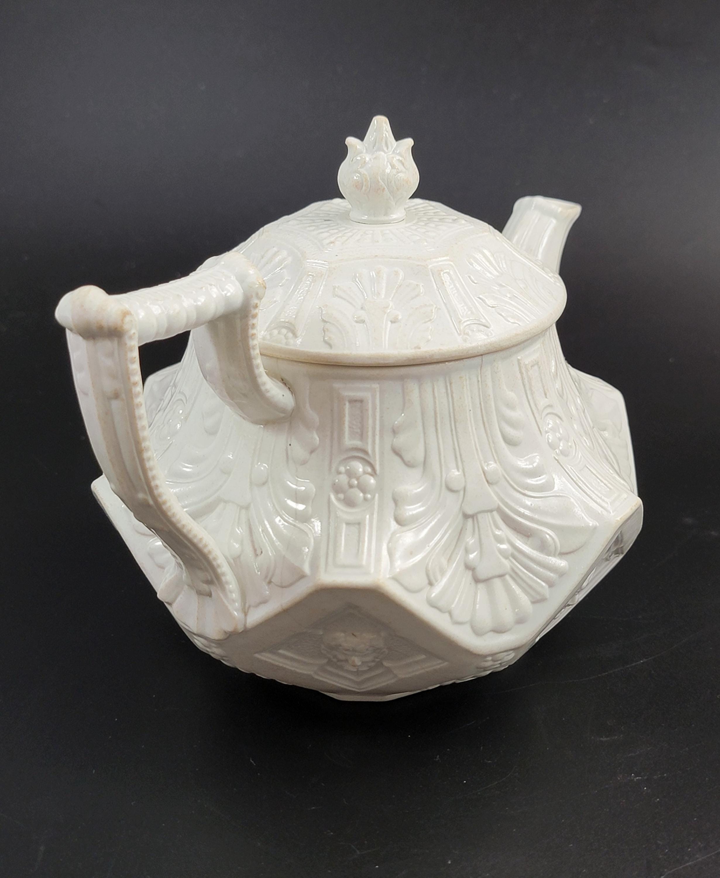 Antique Wedgwood White Stoneware Teapot, Hexagonal Design c.1820
