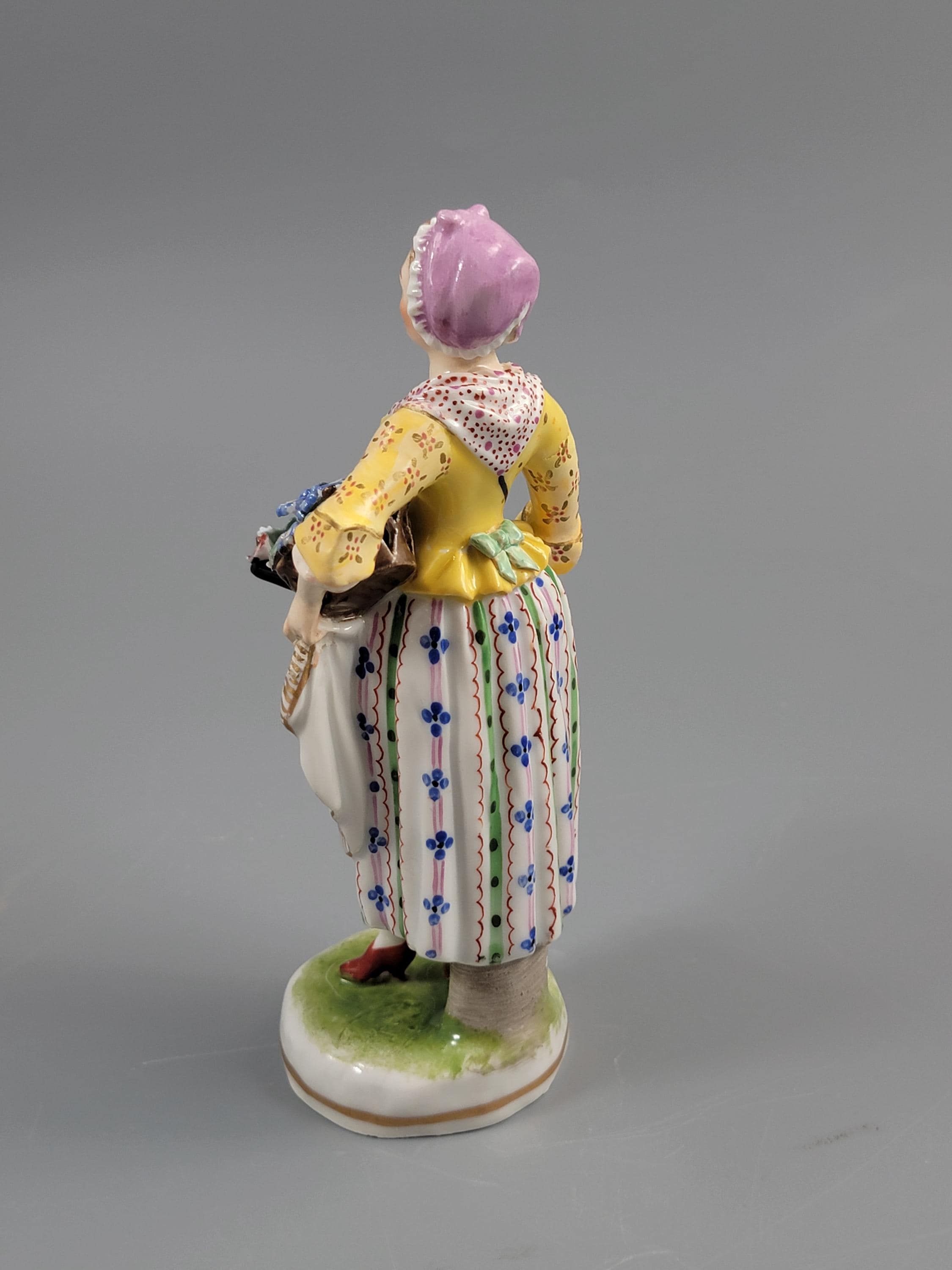Antique Porcelain Figurine Flower Seller Dressel Kister, c.1903
