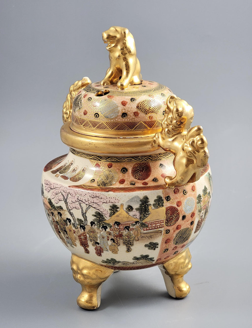 Meiji Satsuma Koro by Ippō, Gilt Shishi, Kyoto Kinkozan School, Signed, 24c