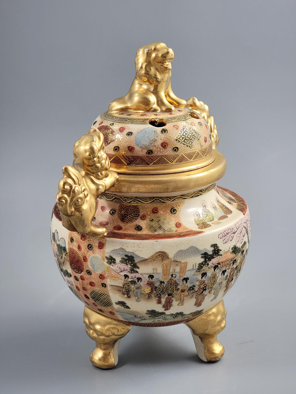 Meiji Satsuma Koro by Ippō, Gilt Shishi, Kyoto Kinkozan School, Signed, 24c