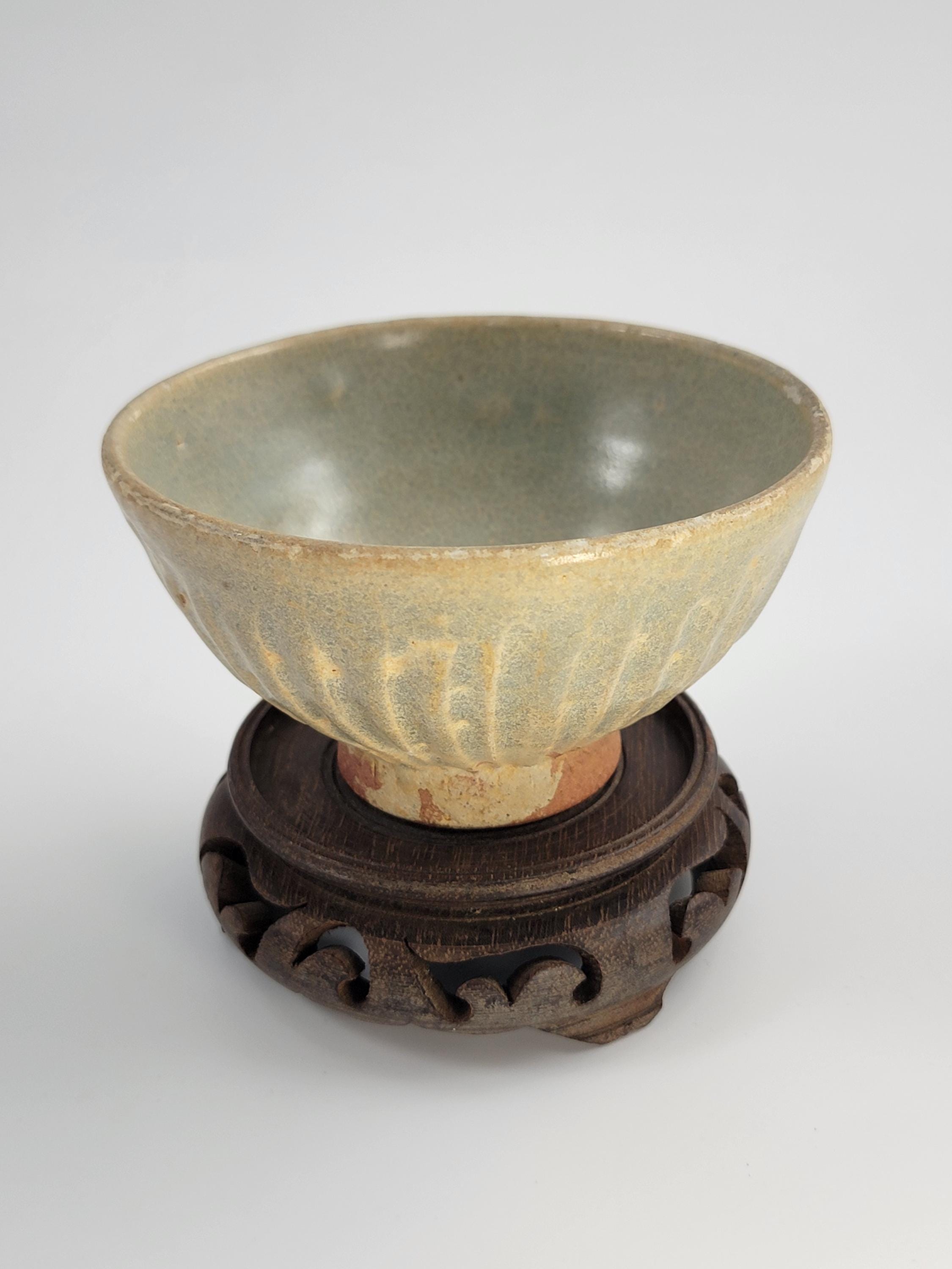Song Dynasty Longquan Celadon Bowl, China 12th C.