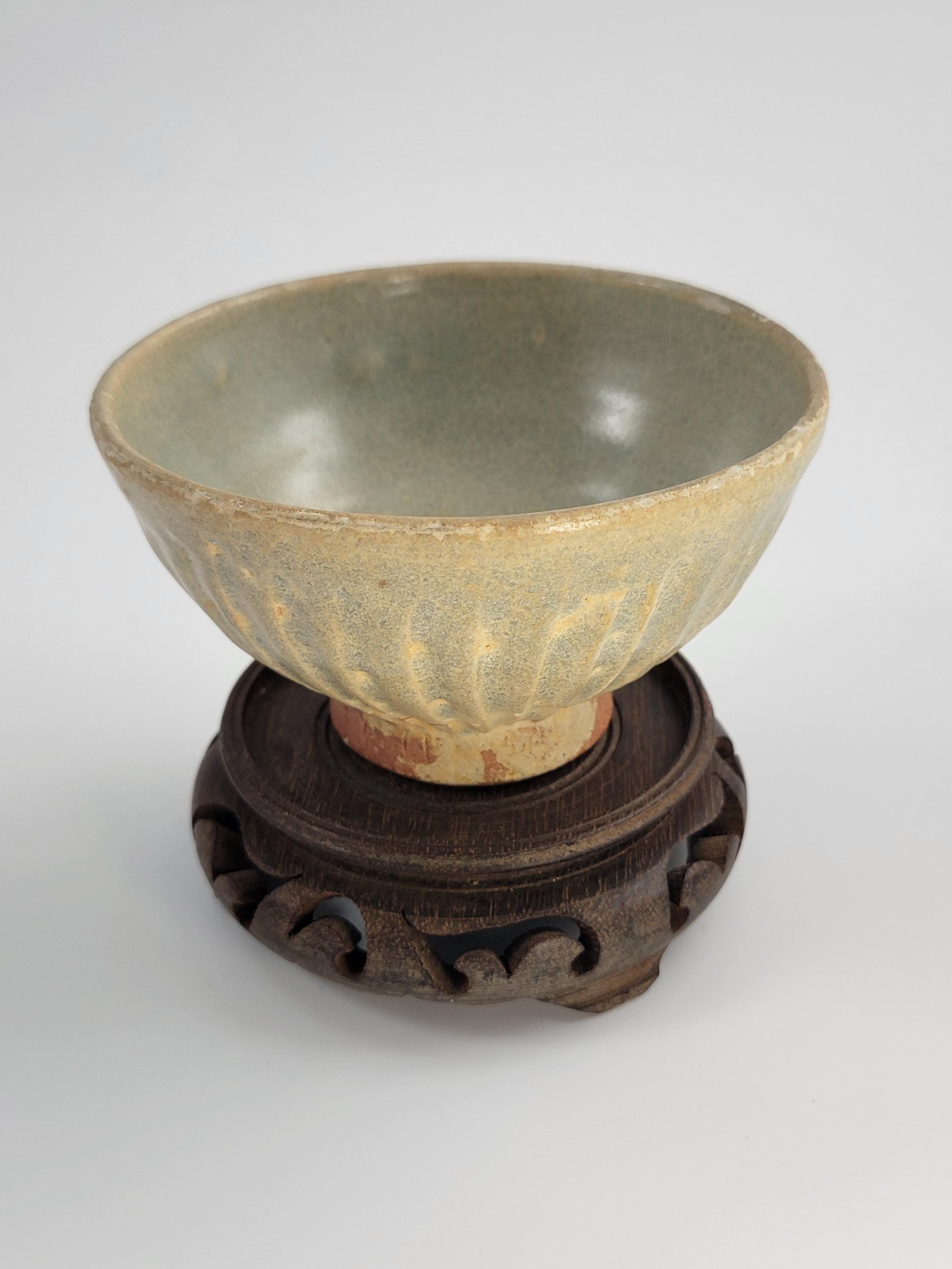 Song Dynasty Longquan Celadon Bowl, China 12th C.