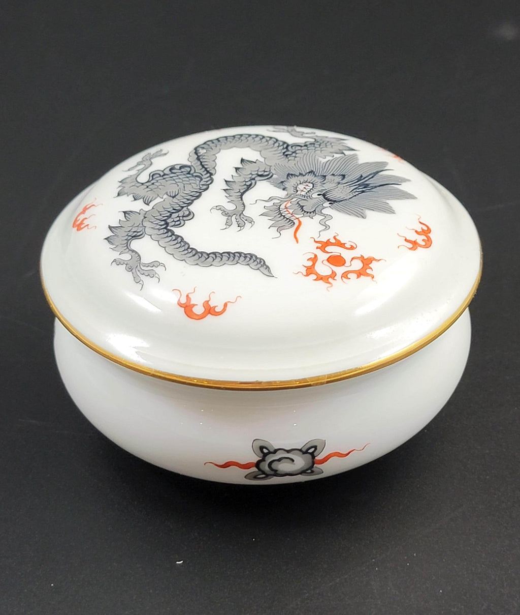 Meissen Black Ming Dragon Porcelain Box with Lid, early 20th century, Rare Collectible