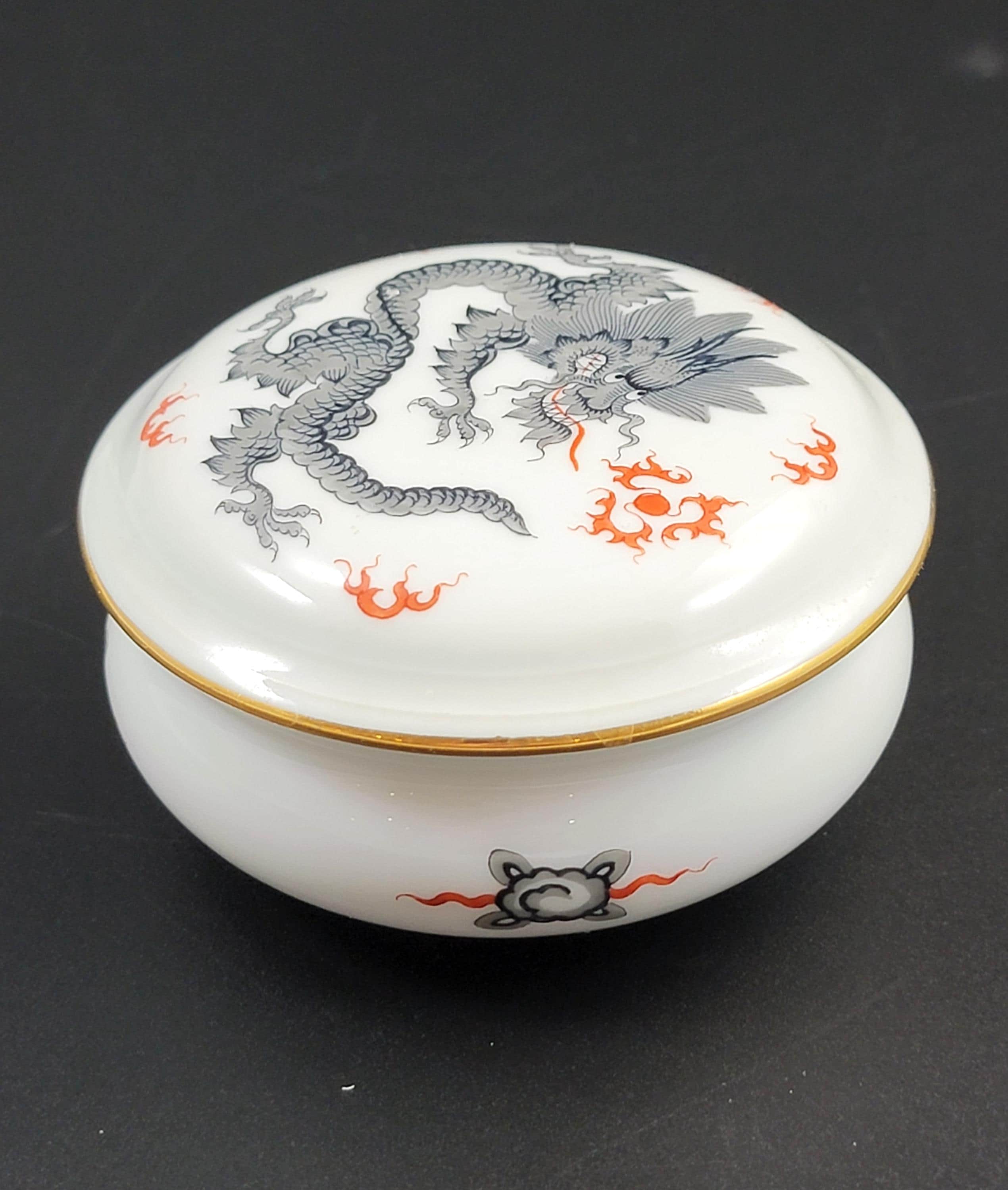 Meissen Black Ming Dragon Porcelain Box with Lid, early 20th century, Rare Collectible
