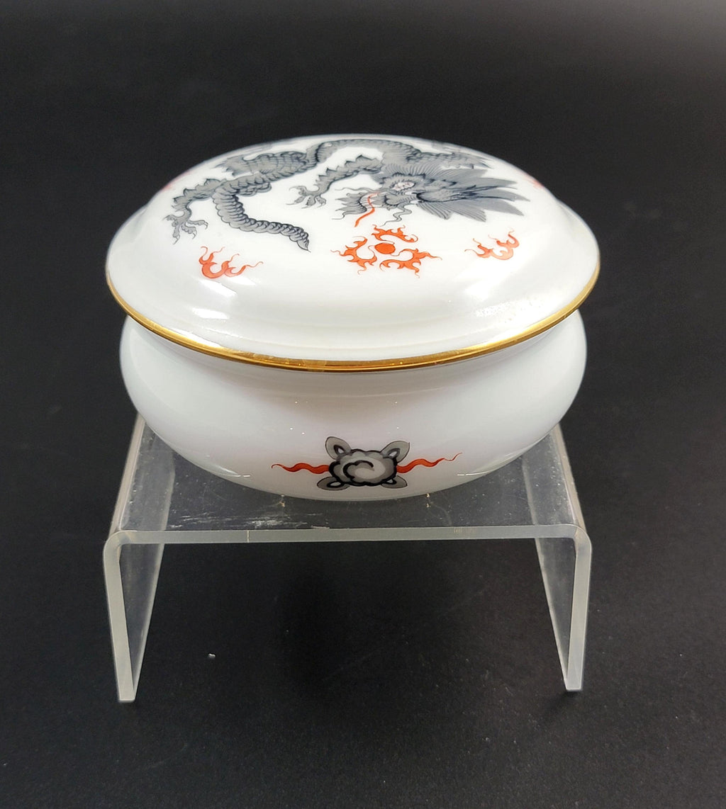 Meissen Black Ming Dragon Porcelain Box with Lid, early 20th century, Rare Collectible