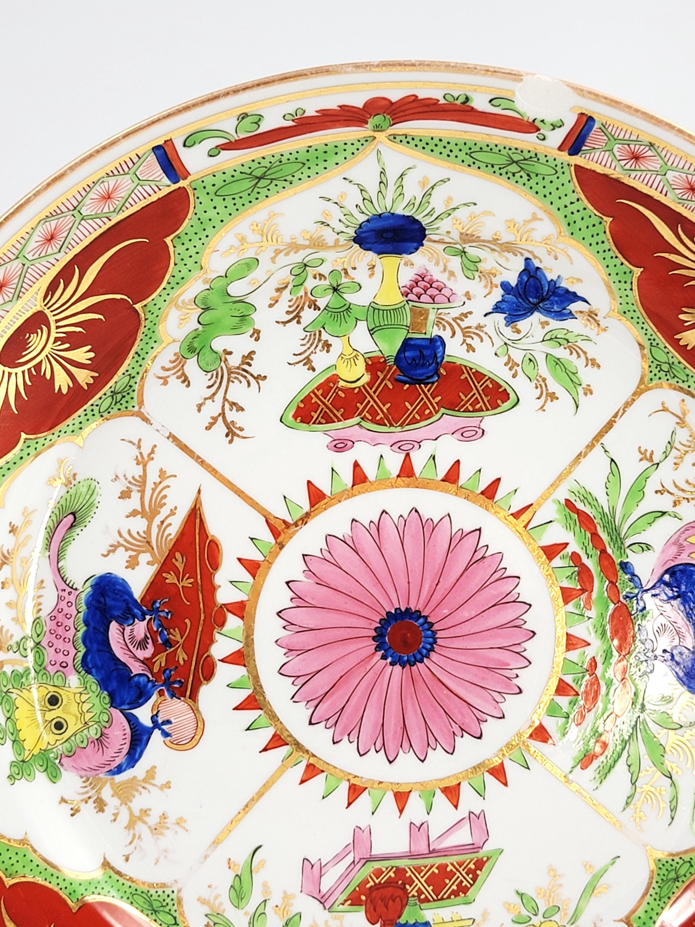 Antique Chamberlain Worcester Plate with Compartmental Dragon Ornament, England c.1815