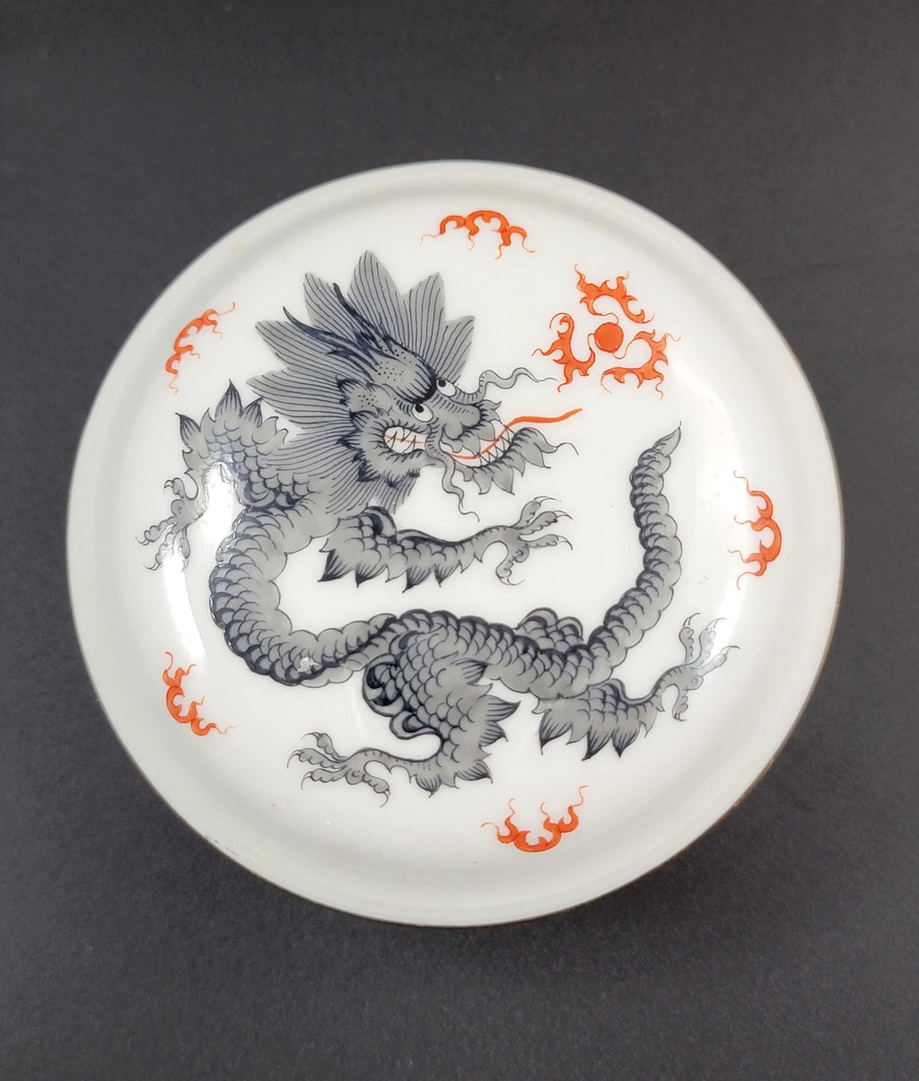 Meissen Black Ming Dragon Porcelain Box with Lid, early 20th century, Rare Collectible