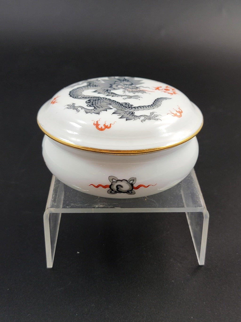 Meissen Black Ming Dragon Porcelain Box with Lid, early 20th century, Rare Collectible