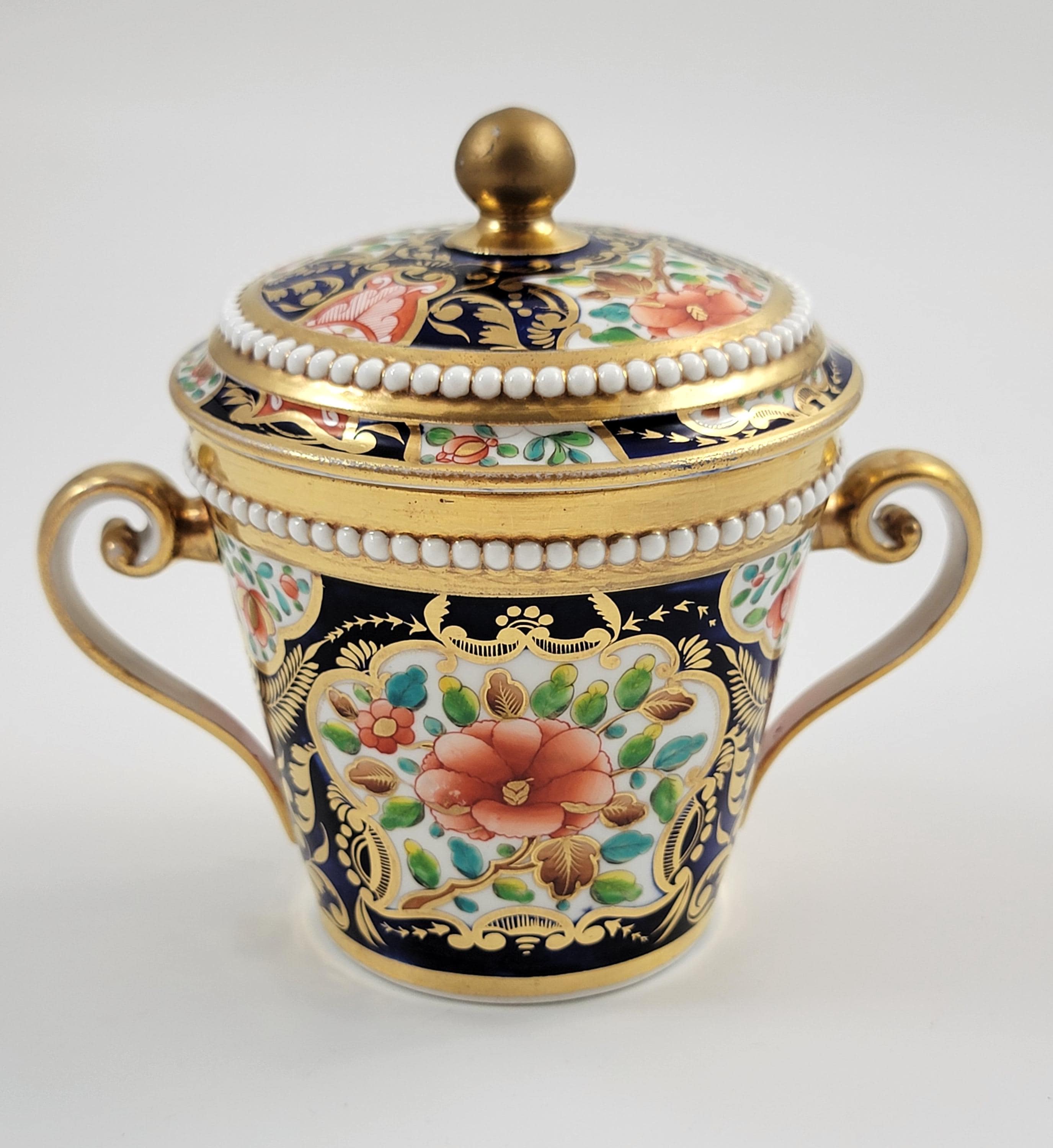 Spode Imari Porcelain Chocolate Cup & Cover, Rare Pearl Border, Hand Painted c. 1815