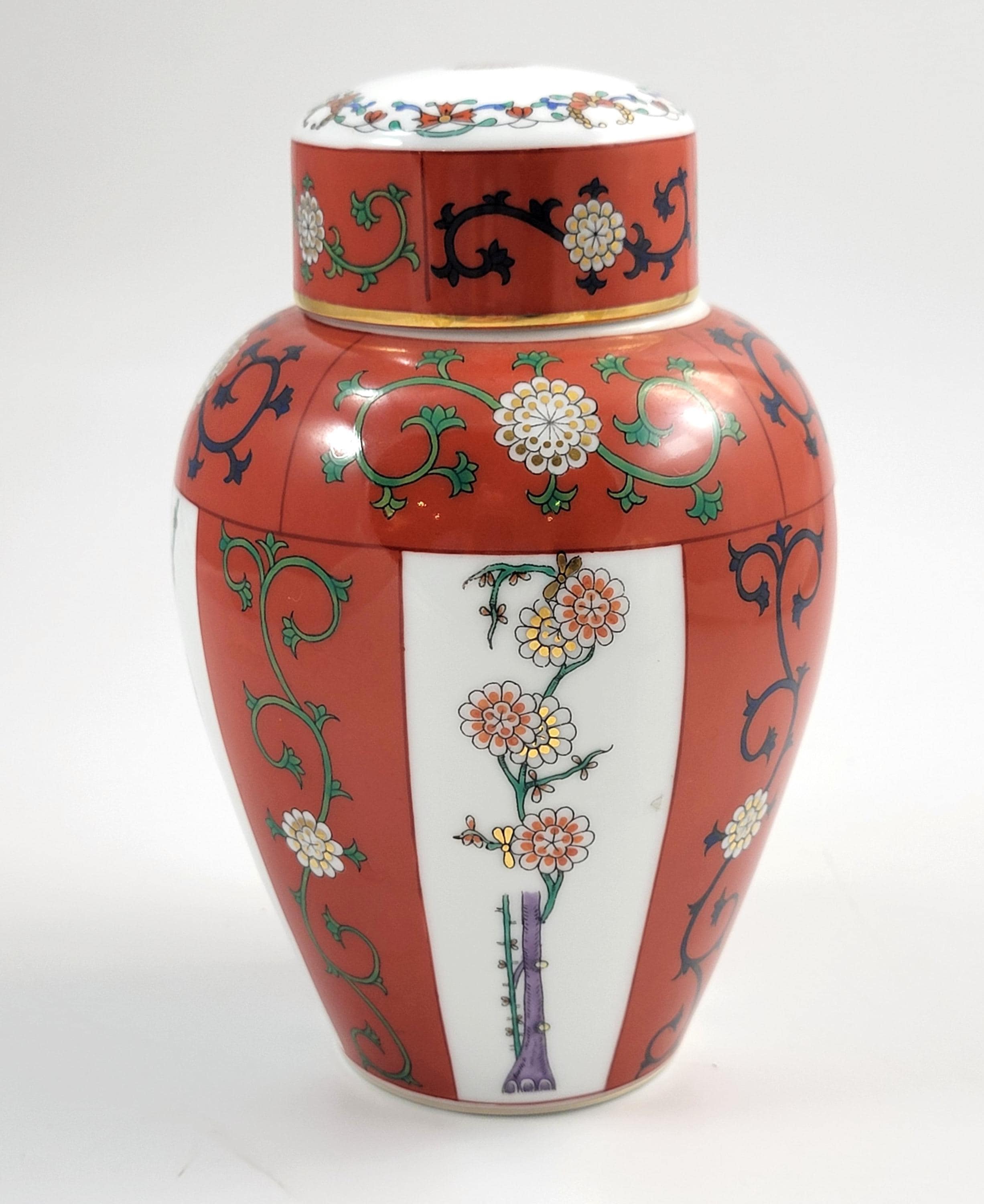 Herend Tea Caddy/Ginger Jar, Handpainted, Siang Rouge Red Dynasty, 20th Century