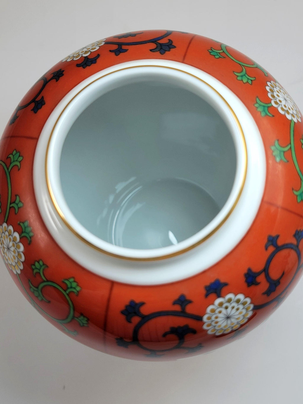 Herend Tea Caddy/Ginger Jar, Handpainted, Siang Rouge Red Dynasty, 20th Century