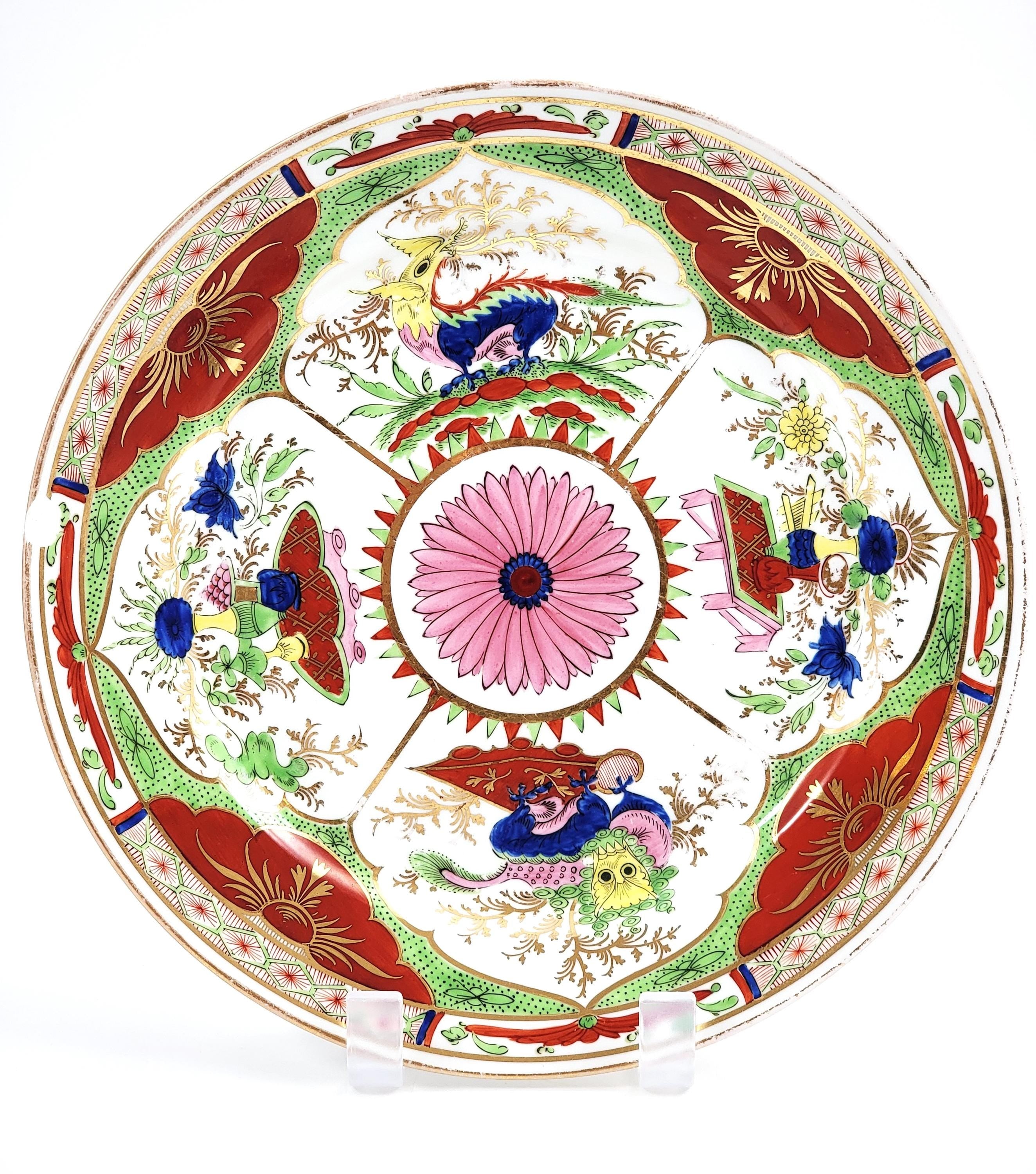 Antique Chamberlain Worcester Plate with Compartmental Dragon Ornament, England c.1815