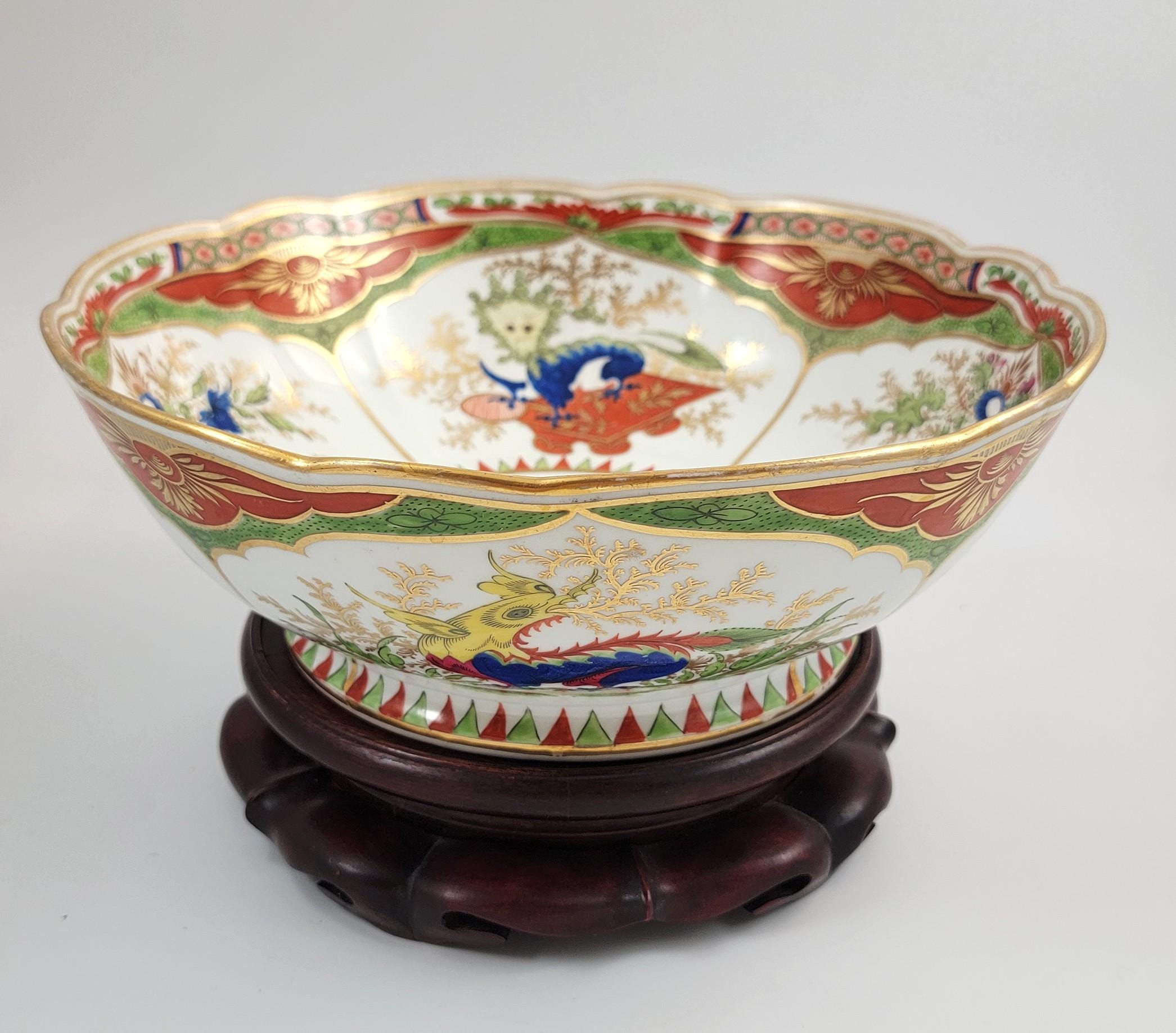 Chamberlain Worcester Dragon in Compartments Bowl, c.1815, Mahogany Stand